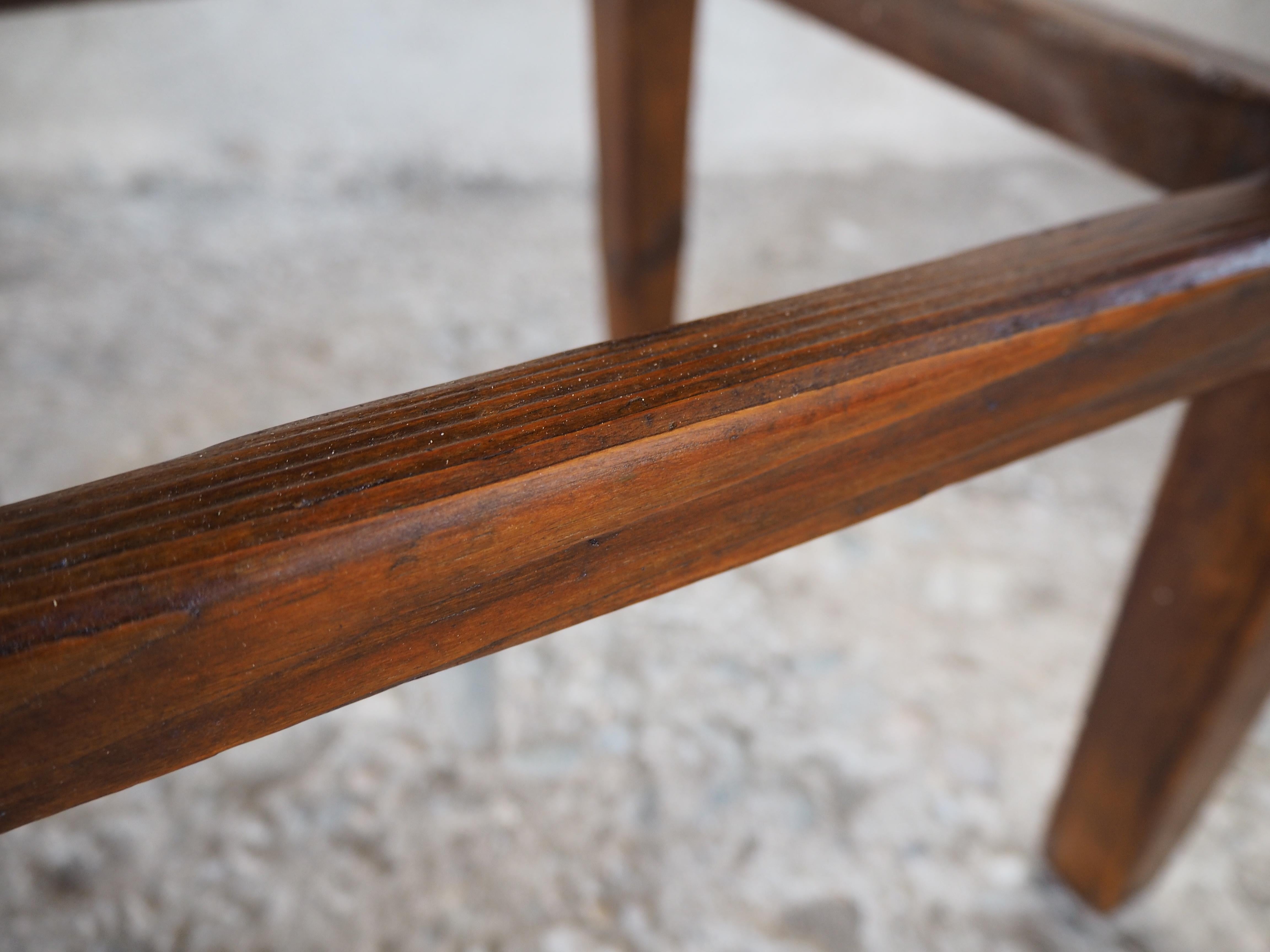Taburete industrial de madera de los años 50 con pátina original en venta 5