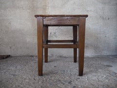 Sgabello industriale in legno degli anni '50 con patina originale