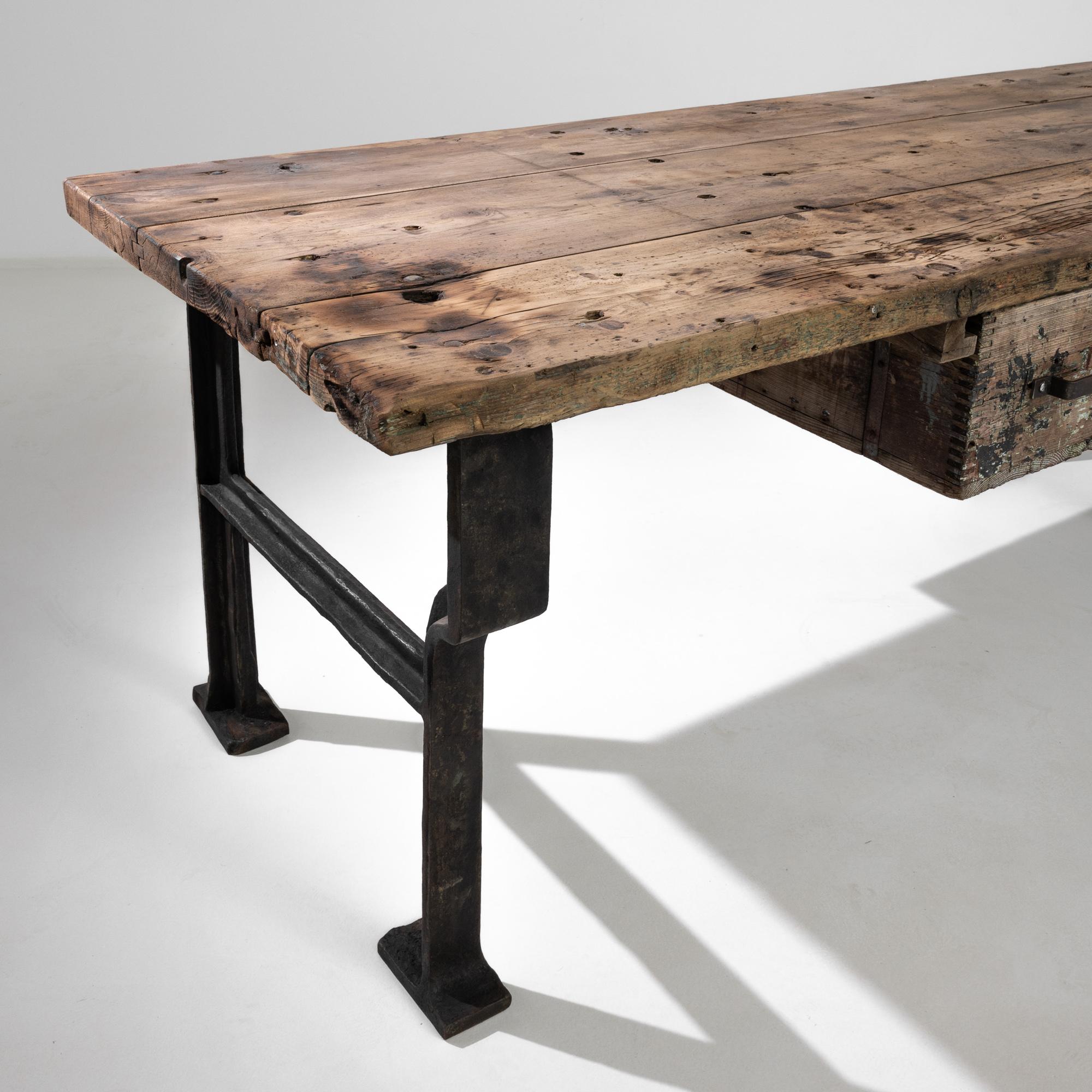 Mesa de trabajo industrial de los años 50 procedente de Chequia en Bueno estado para la venta en High Point, NC