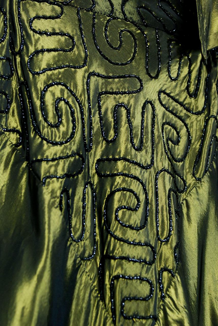 1950's Iridescent Olive-Green Embroidered Taffeta Strapless Bow Dress & Shawl In Good Condition In Beverly Hills, CA