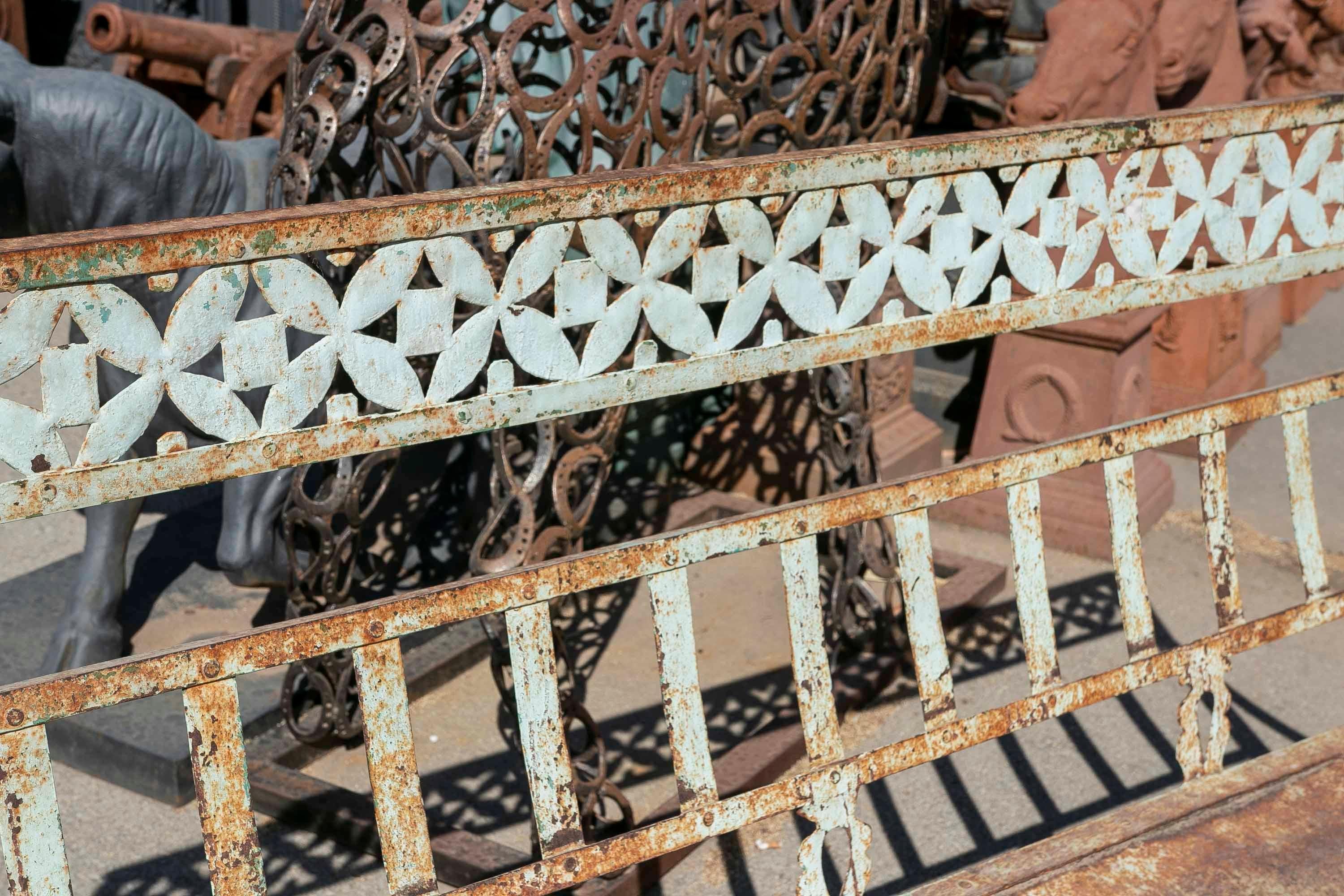1950s Iron Bench Polychromed with Flowers Decoration In Good Condition For Sale In Marbella, ES