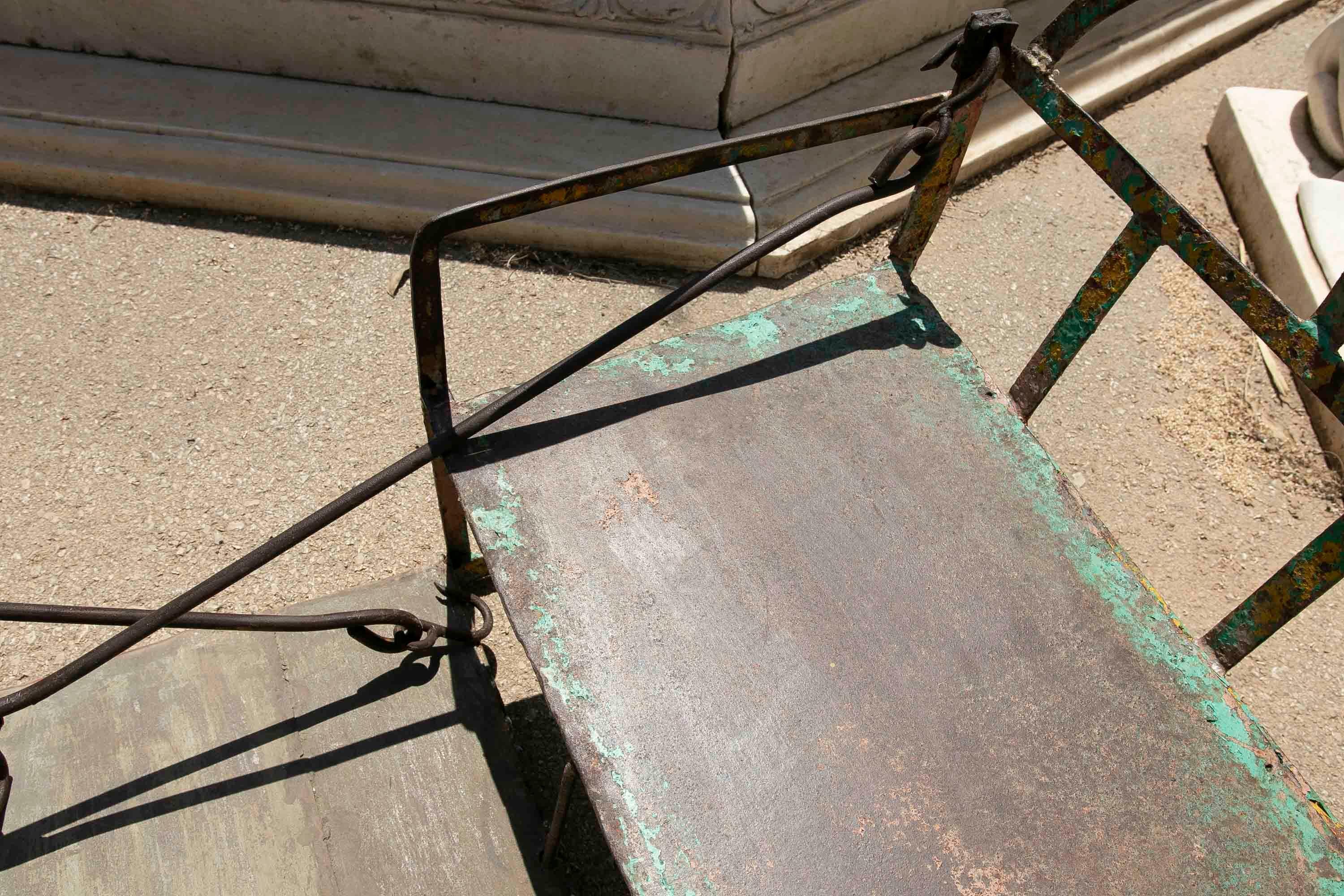 1950s Iron Ferris wheel seats with Facing Seats For Sale 2