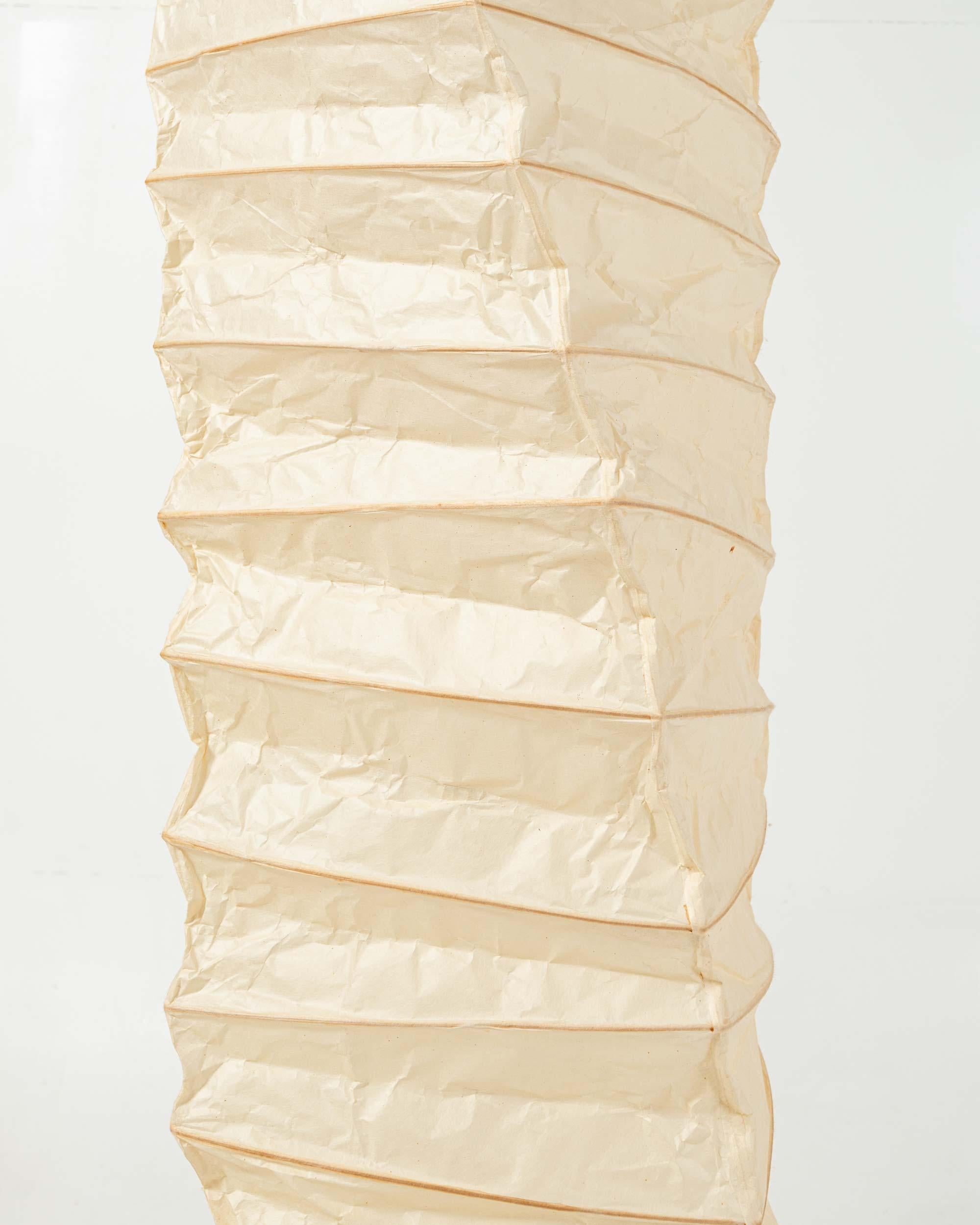Isamu Noguchi Akari Lichtskulptur 30N-Schirm mit BB3-Sockel, Isamu, neu, auf Lager, 1950er Jahre (Mitte des 20. Jahrhunderts) im Angebot