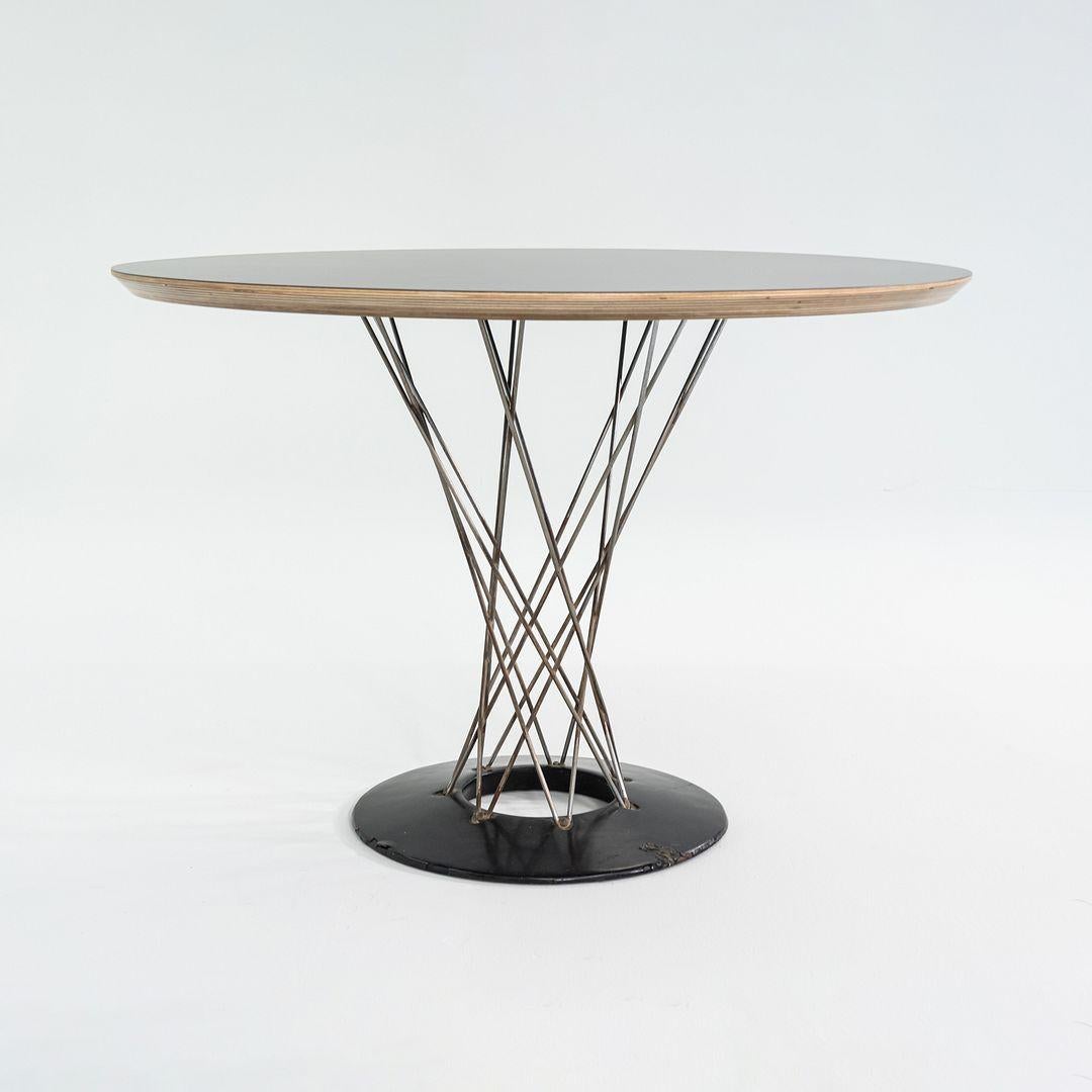 1950 Isamu Noguchi pour Knoll Table de salle à manger Cyclone avec plateau 42 Bon état - En vente à Philadelphia, PA