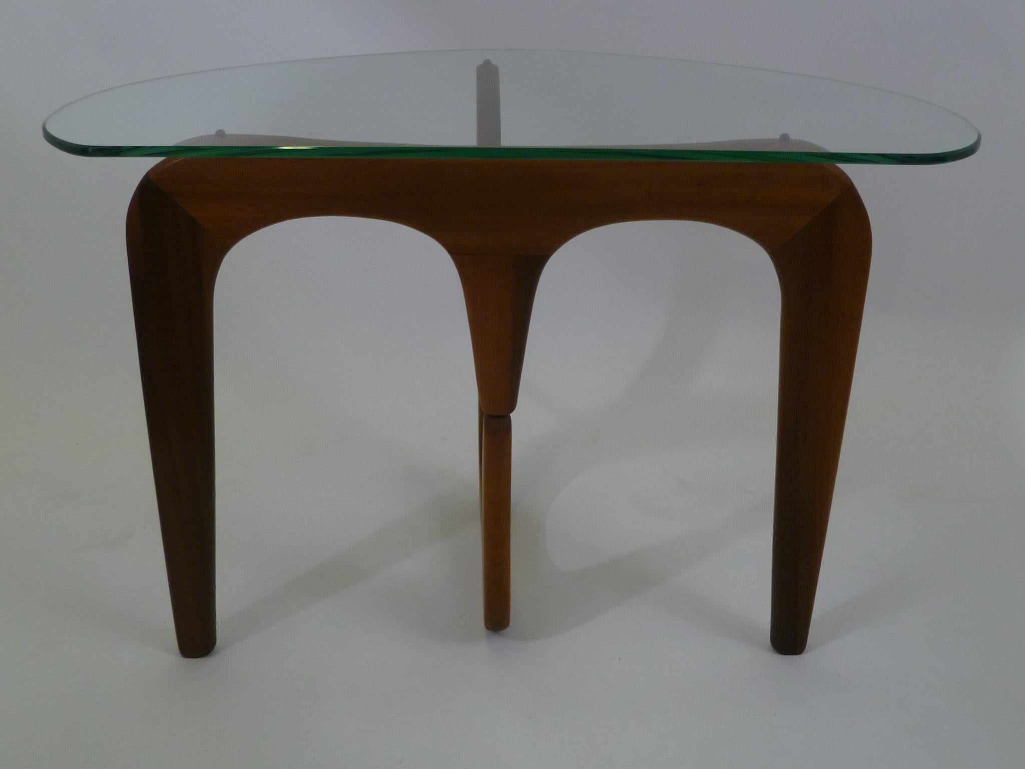 Mid-Century Modern 1950s Isamu Noguchi Style Organic Modern Glass Top Side Tables