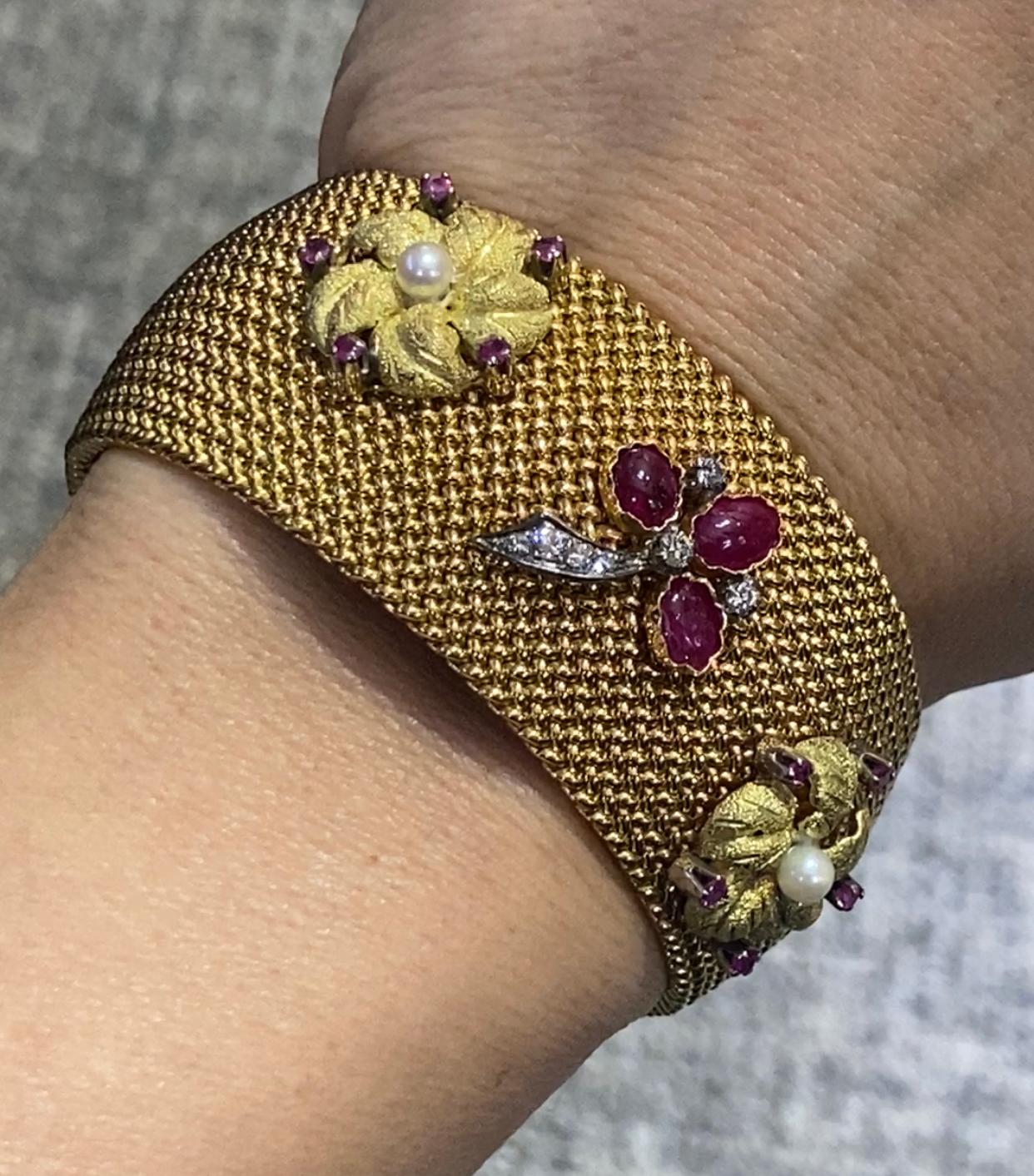 Contemporary 1950s Italian 18k gold woven cuff with Burmese rubies, diamonds and pearls For Sale