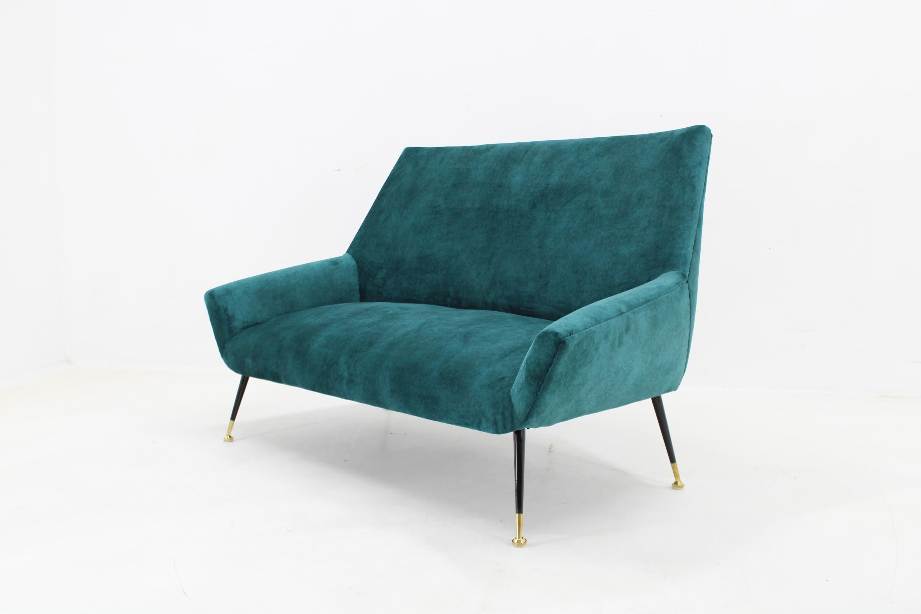 1950er Jahre Italienisches 2-Sitzer-Sofa, restauriert (Moderne der Mitte des Jahrhunderts) im Angebot