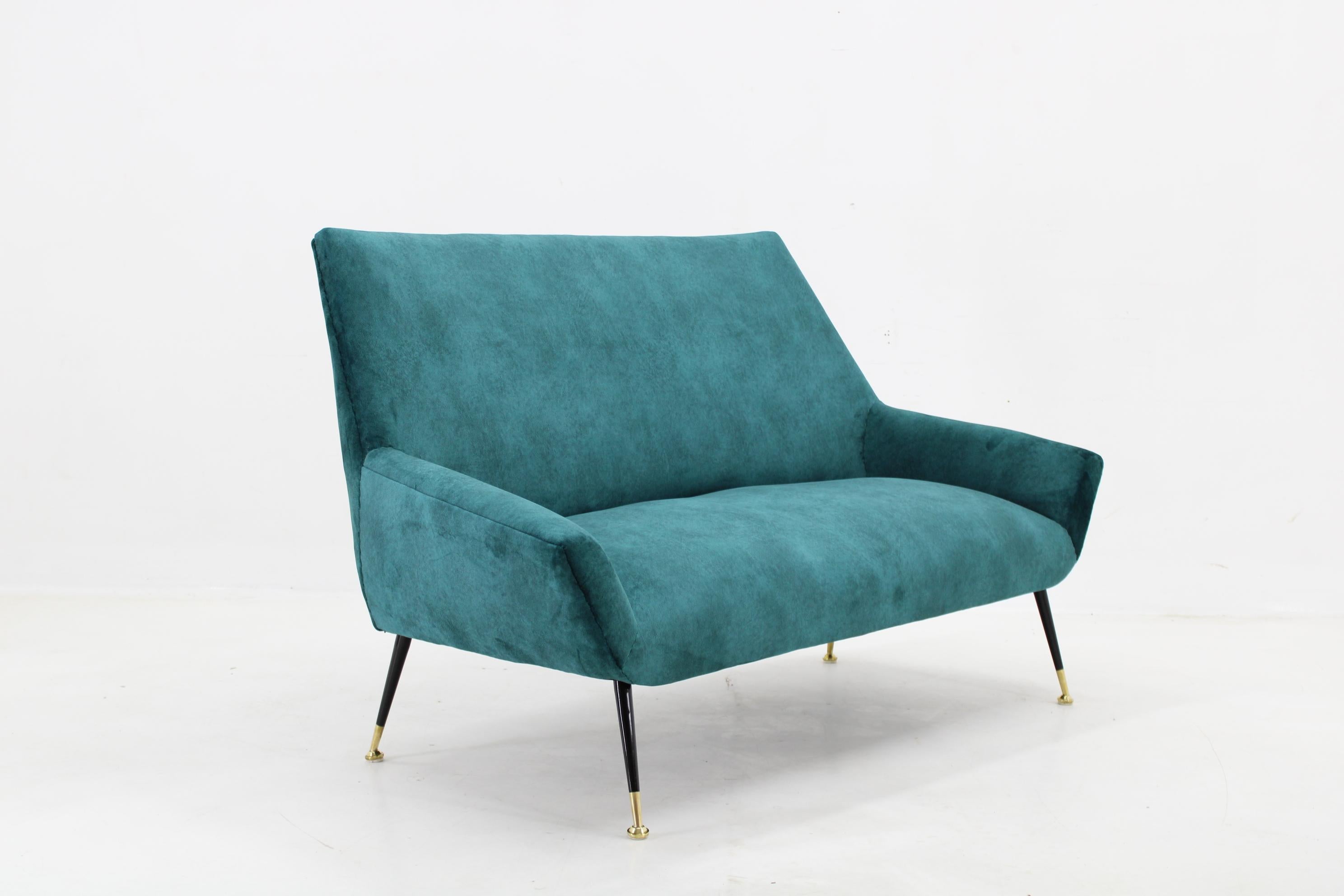 1950er Jahre Italienisches 2-Sitzer-Sofa, restauriert im Angebot 1