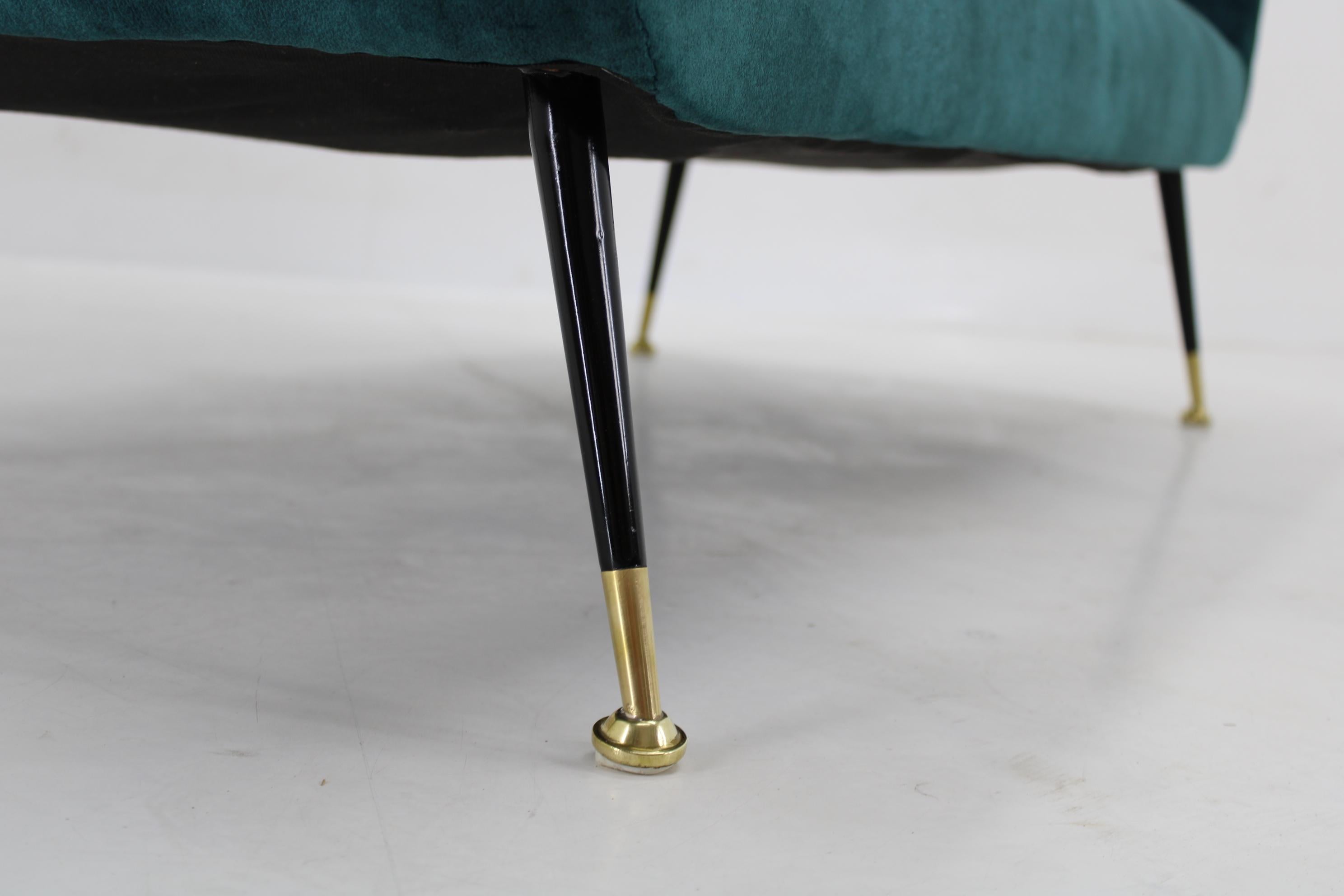 1950er Jahre Italienisches 2-Sitzer-Sofa, restauriert im Angebot 3