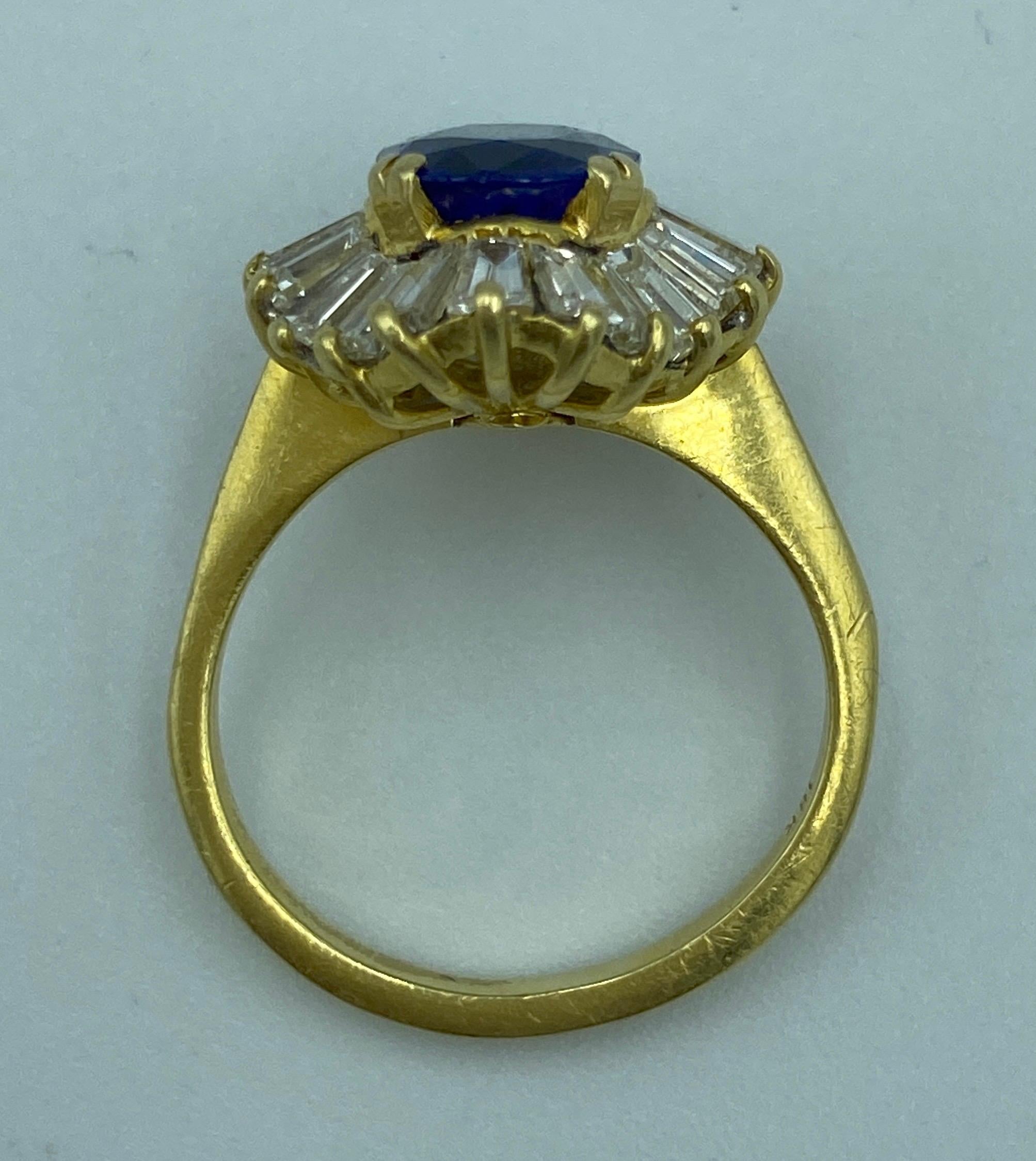 1950s Italian 2.5 carat Ceylon Sapphire and 1.5 c tapered baguette diamond ring For Sale 1