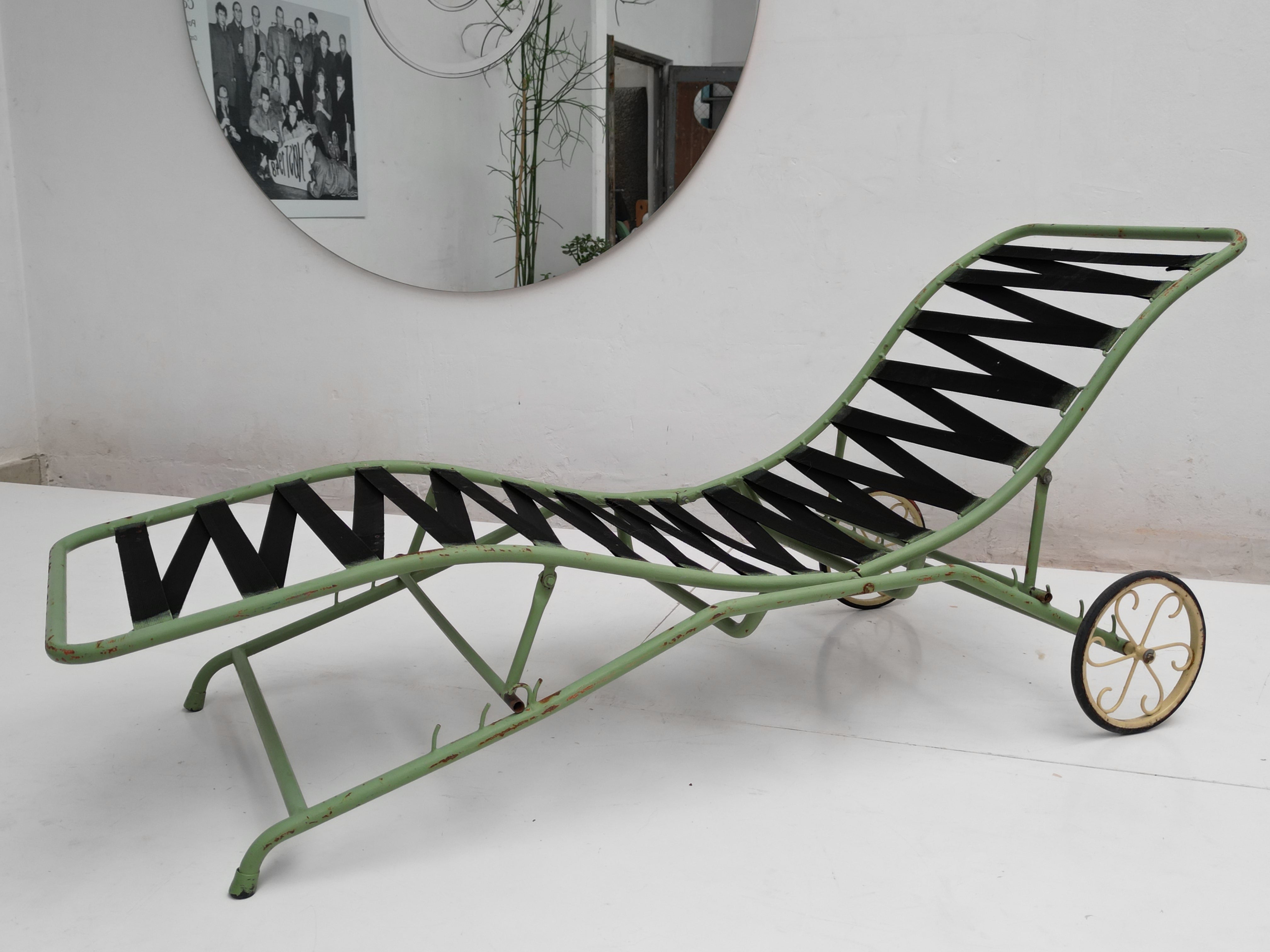 1950's Italian Adjustable Patio and Garden Chaise Longue Original As Found  For Sale 11