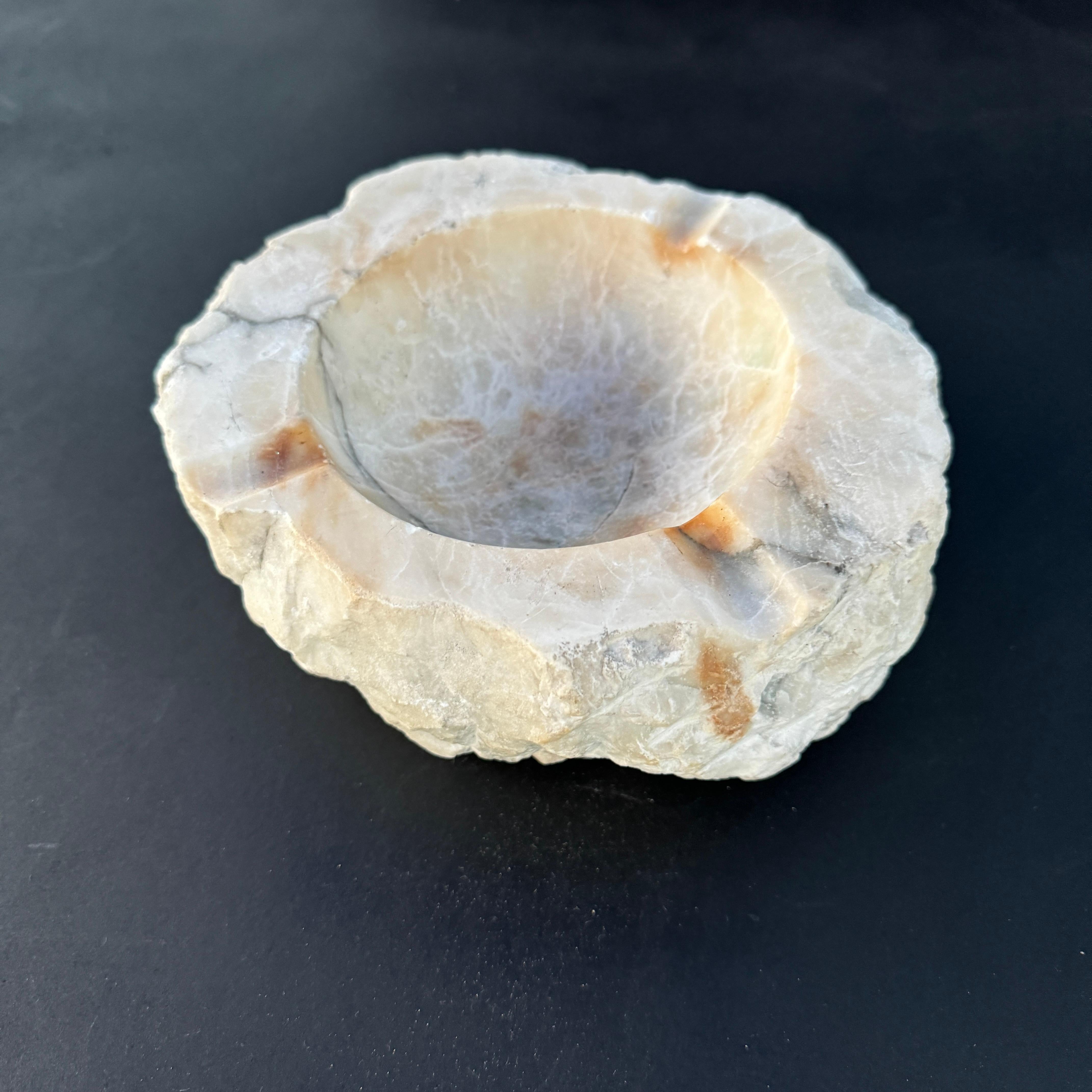 Organic Modern 1950s Italian Alabaster Ashtray in the style of Romano Bianchi