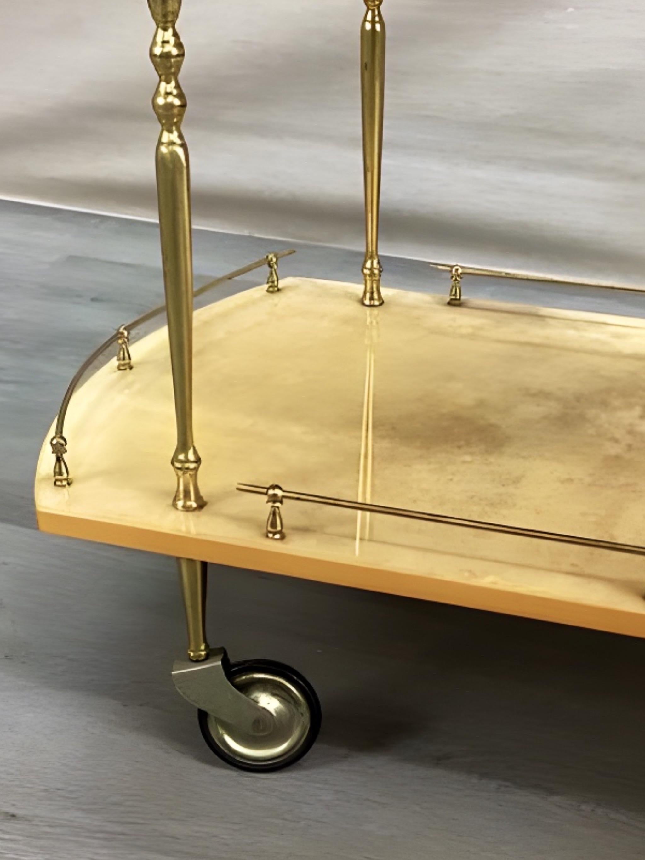 1950s Italian Aldo Tura Lacquered Goatskin and Brass Double Drop-Leaf Bar Cart In Good Condition In Charleston, SC