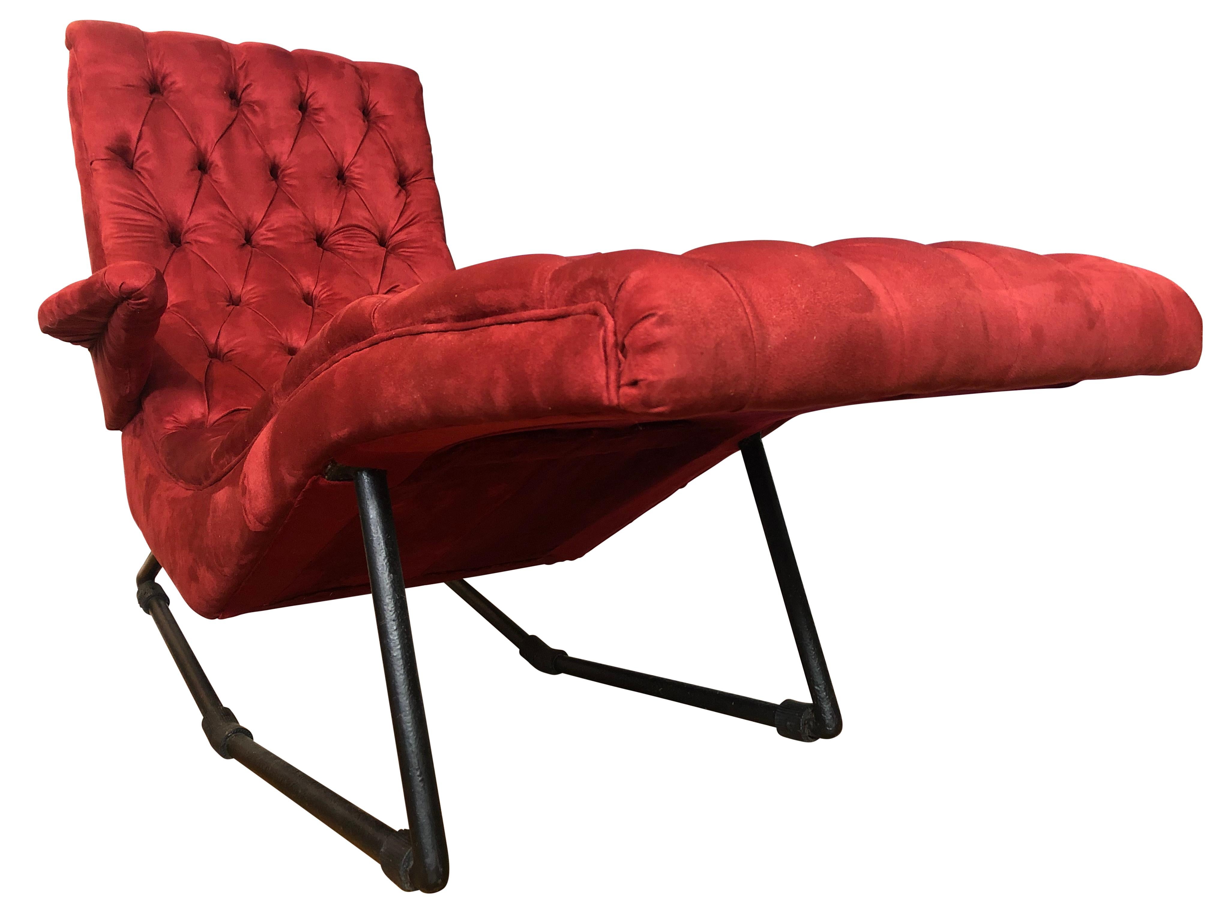 1950’s Italian architectural dual position chaise longue upholstered in red velour.


 