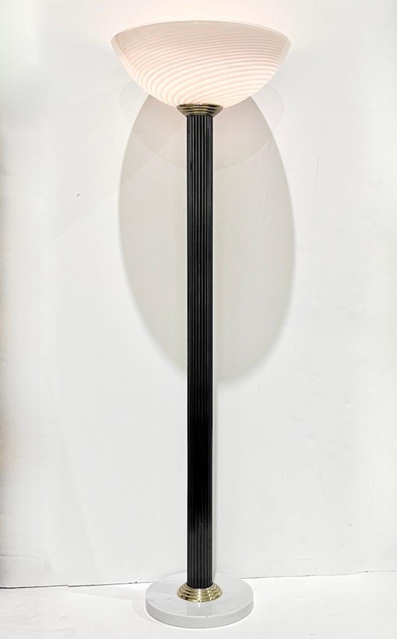 1950s Italian Art Deco Design White Murano Glass Black Lacquered Wood Floor Lamp For Sale 2