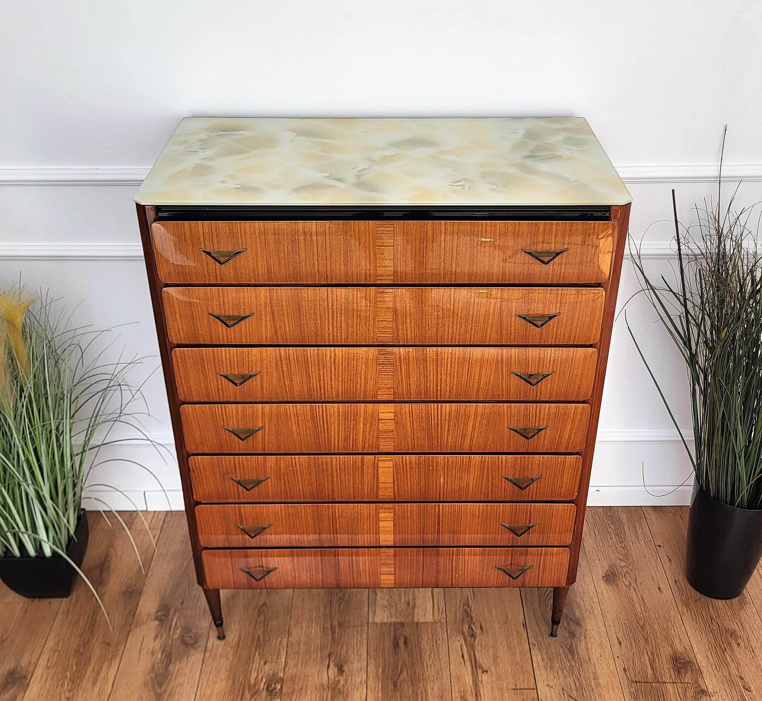 1950s Italian Art Deco Midcentury Wood and Glass Top Tallboy Chest of Drawers In Good Condition In Carimate, Como