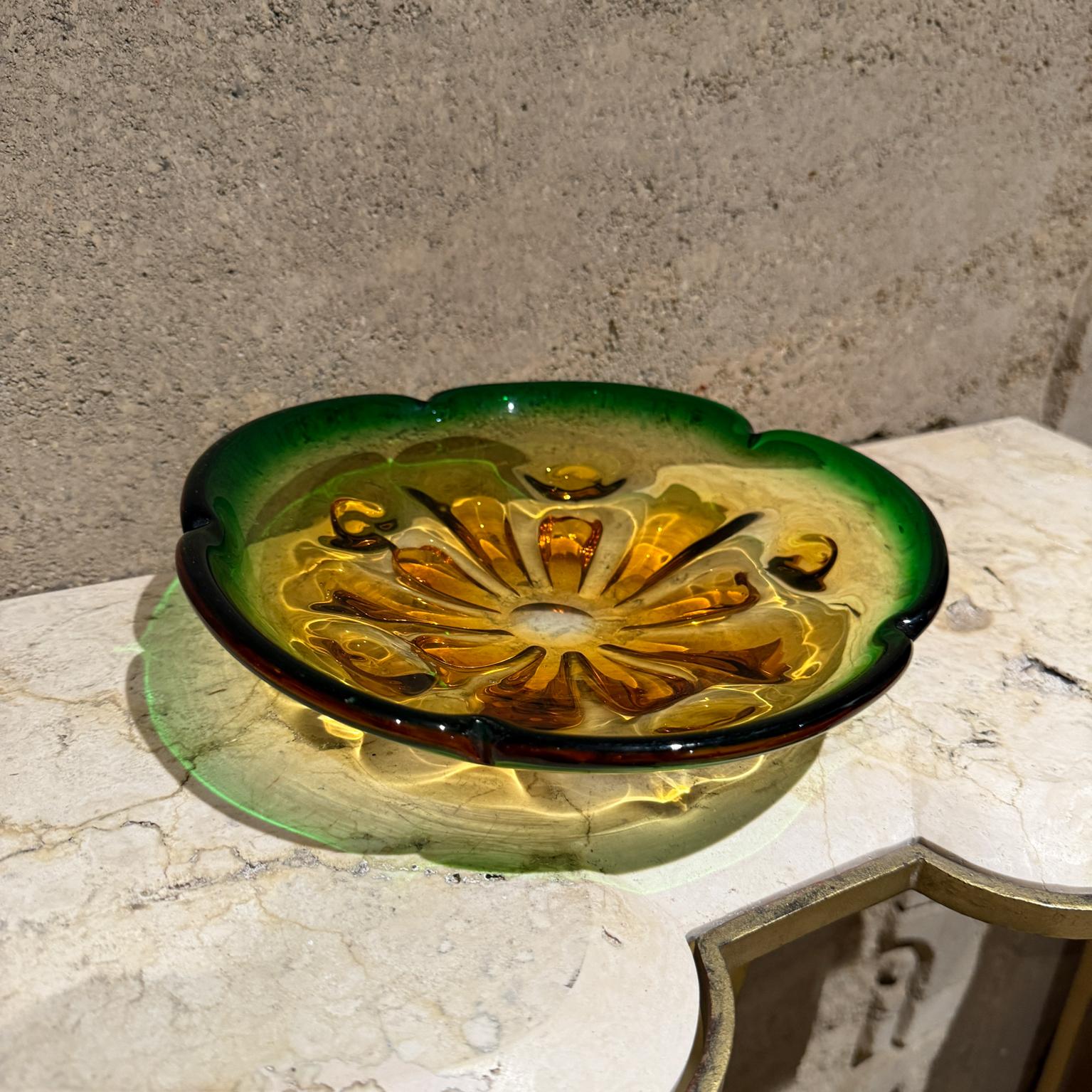 Italiano Ciotola in vetro d'arte italiano del 1950 Greene & Greene, Murano Mid Century Modern Seguso in vendita