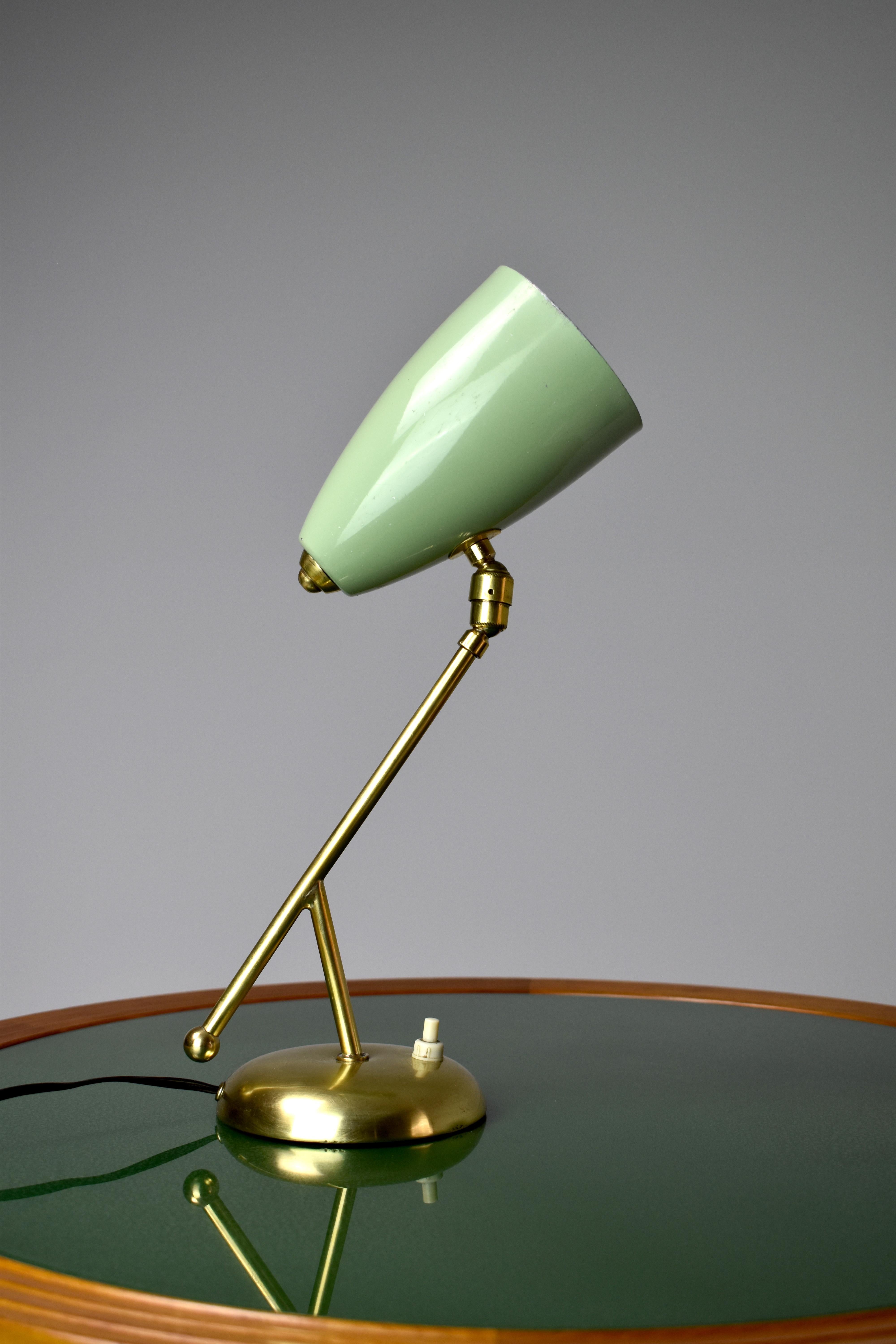 20ième siècle Lampe de bureau articulée italienne des années 1950  en vente