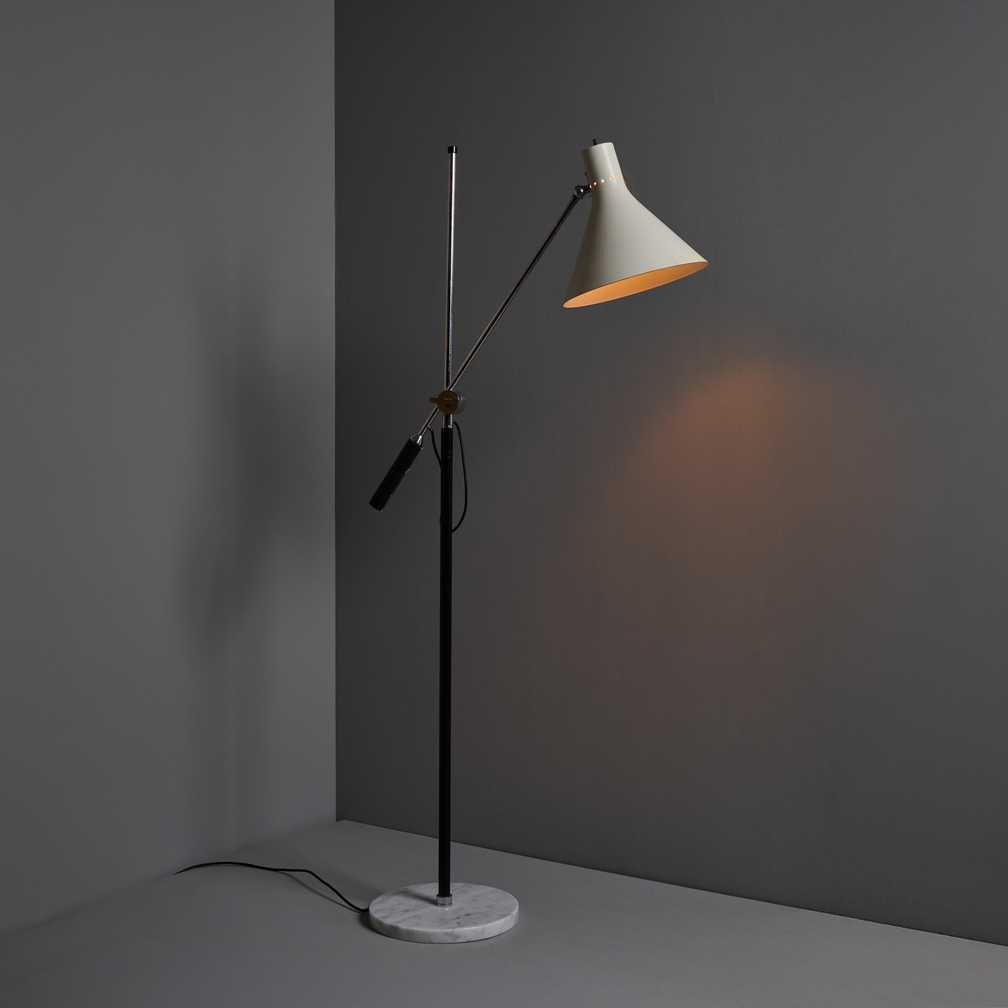 Mid-Century moderno Lampada da terra snodabile italiana degli anni '50 attribuita ad Arredoluce in vendita