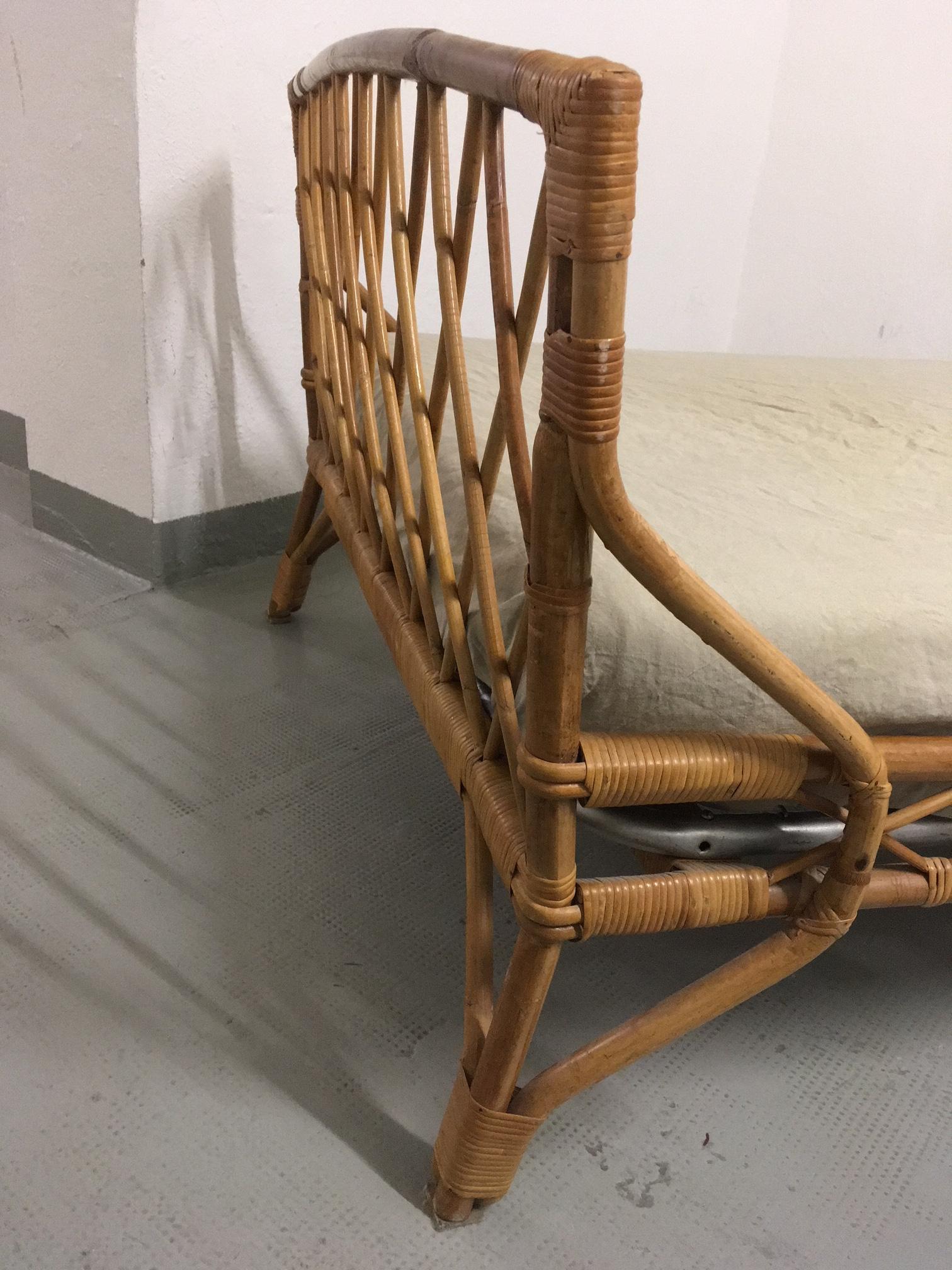 1950s Italian Bamboo and Rattan Daybed In Good Condition In Geneva, CH
