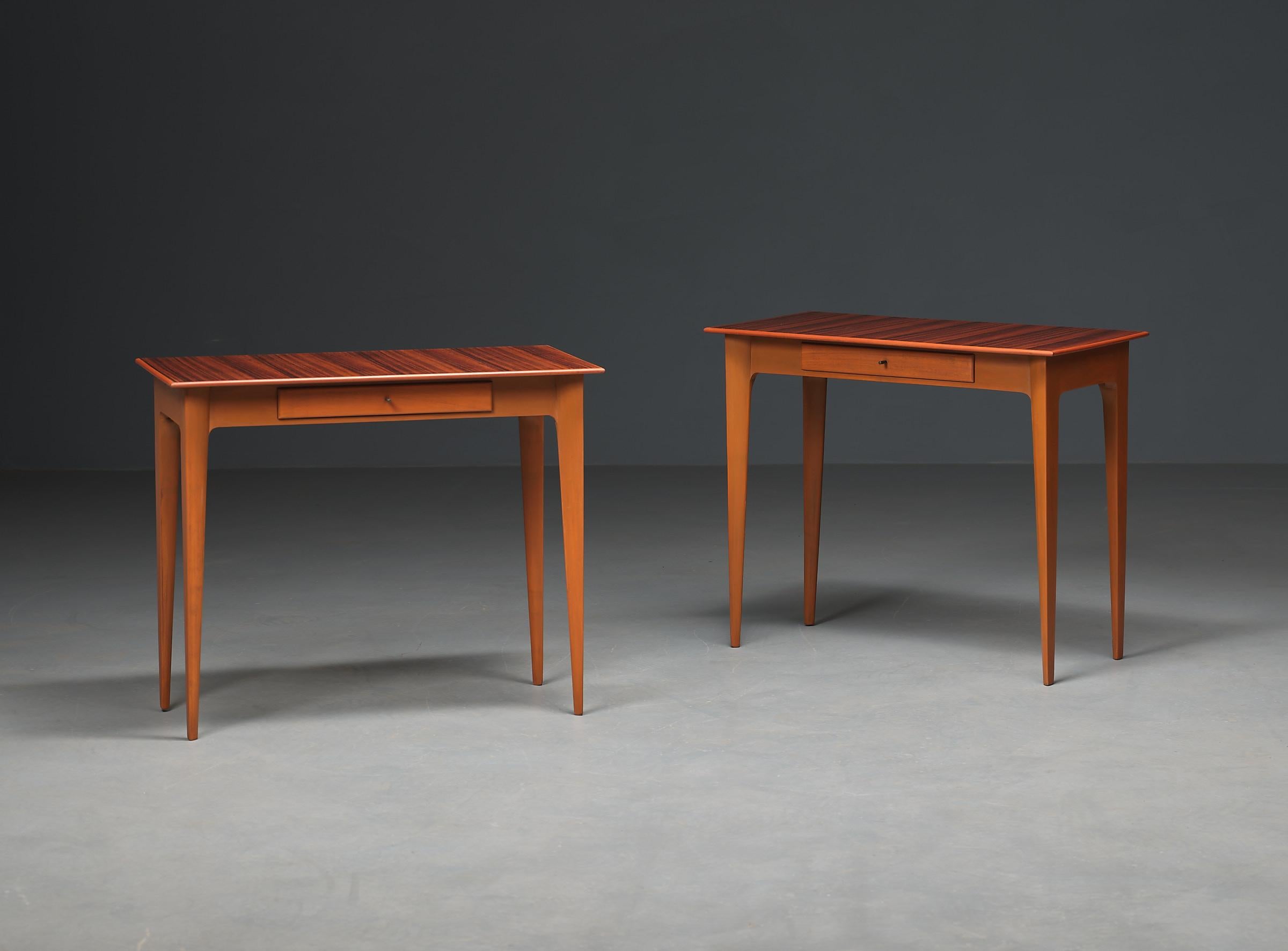 1950s Italian Bedside Tables - Exquisite Woodwork and Airy Design For Sale 1