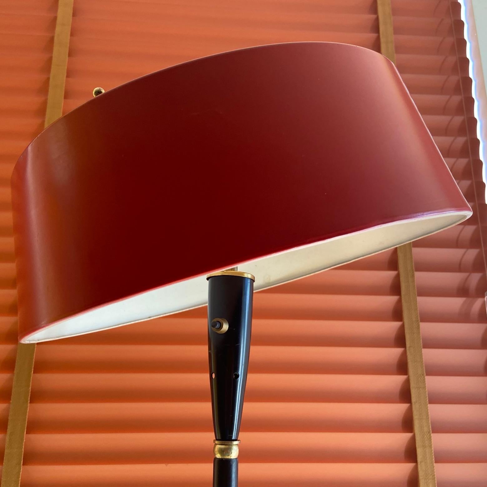 1950's Italian black and brass floor lamp with tilting red shade, manner of Lumi For Sale 7