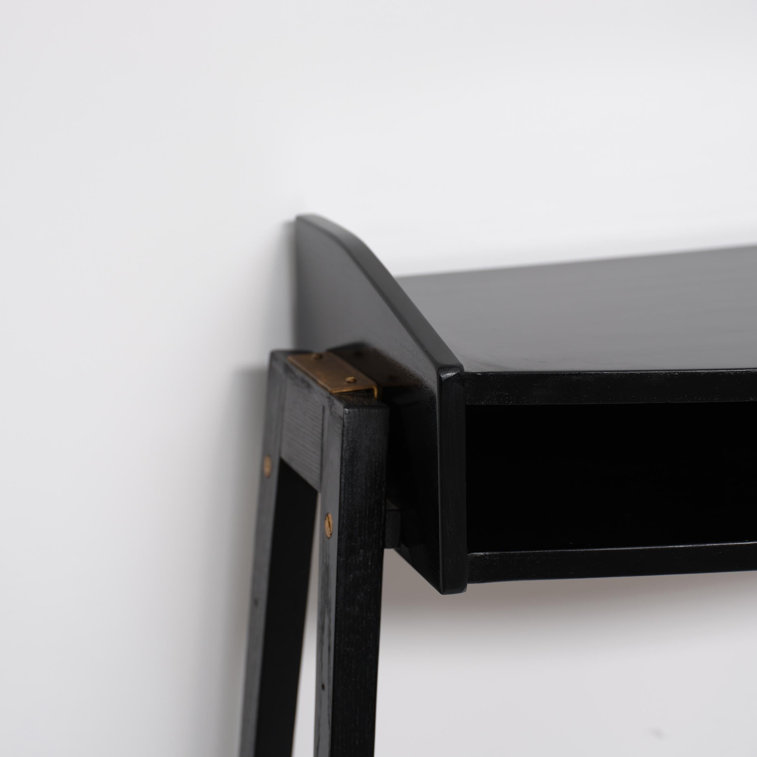 1950s Italian Black Lacquered Wood Console with Brass Drawer Front For Sale 4