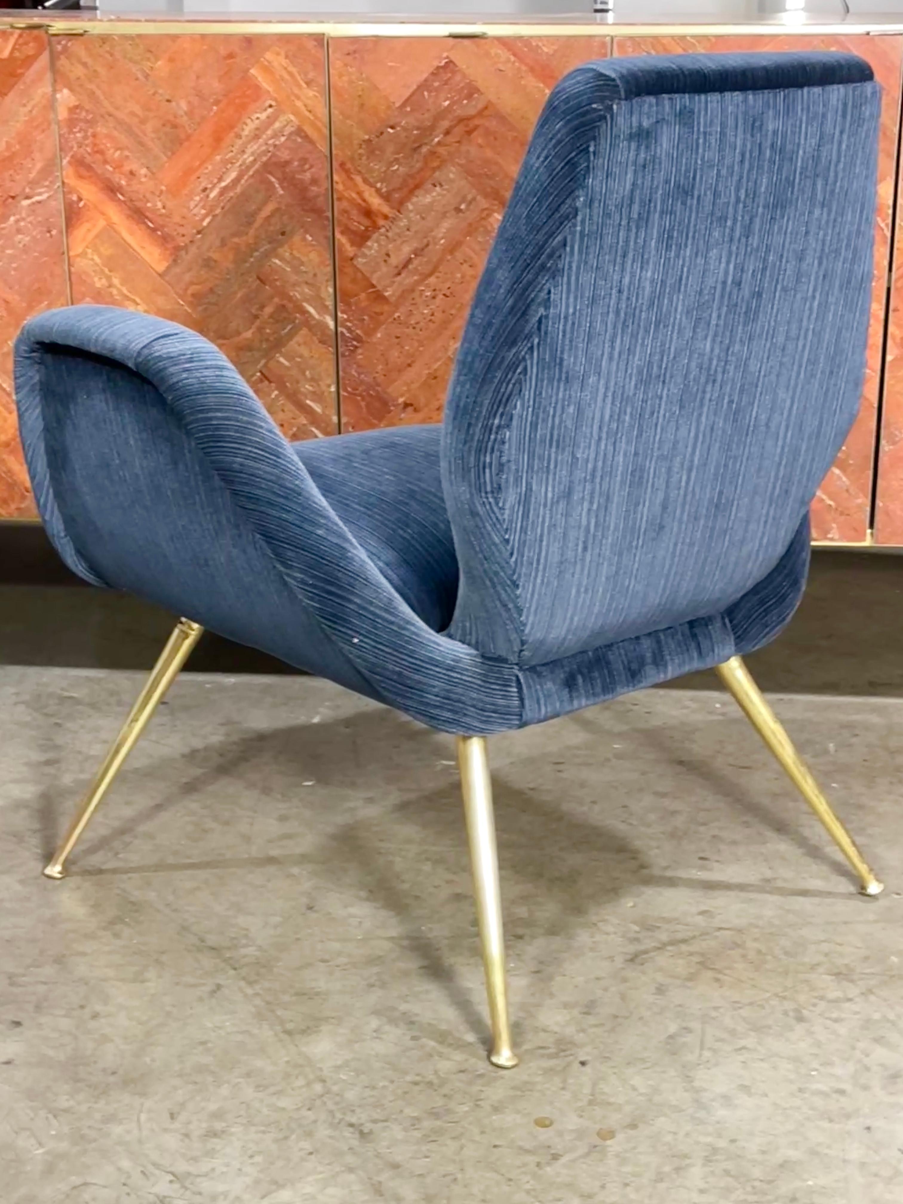 Silla de tocador italiana de los años 50 con patas ensanchadas de latón mediados del siglo XX en venta