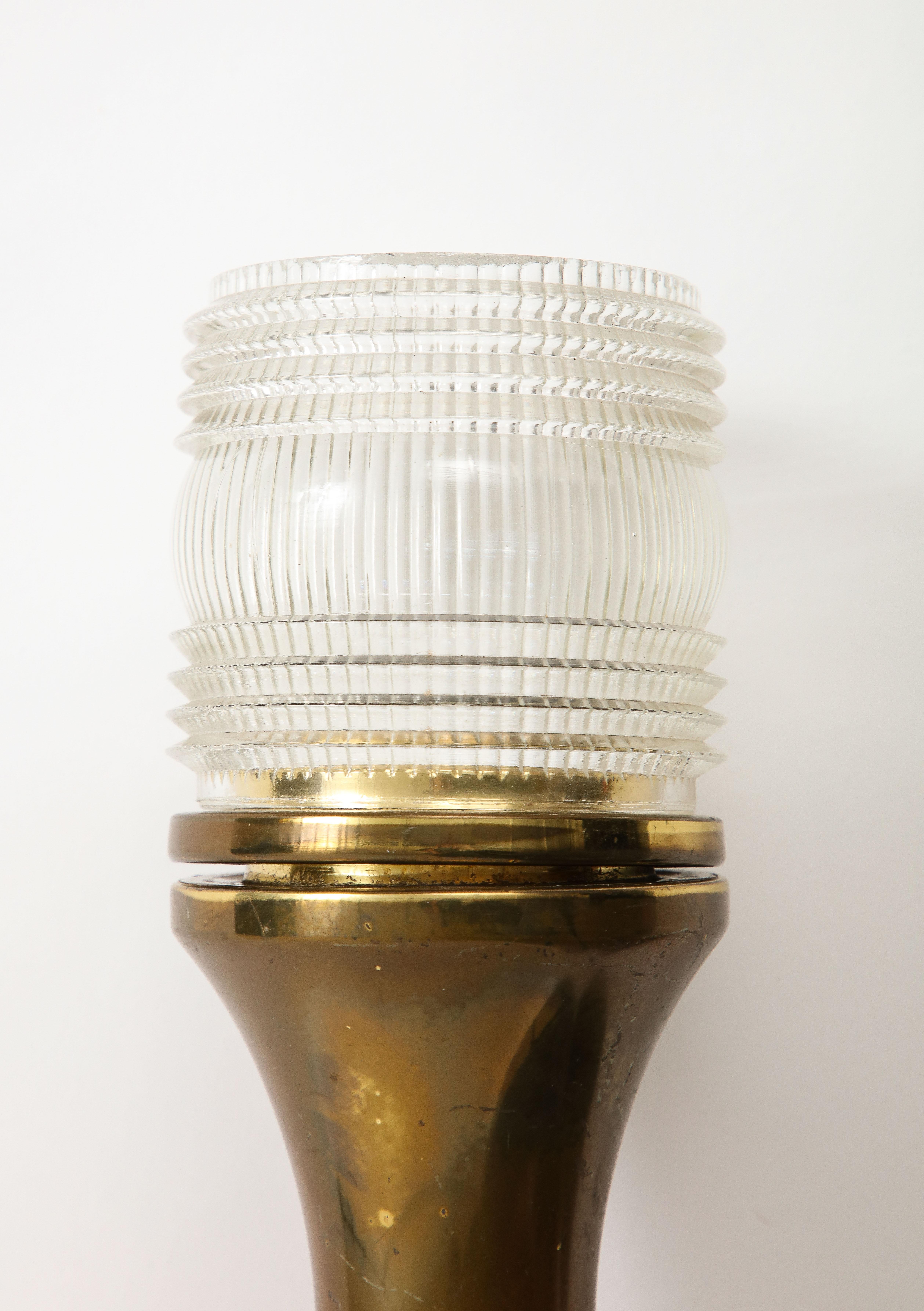 1950s Italian Brass and Molded Glass Sconce by Tito Agnoli for Oluce For Sale 3