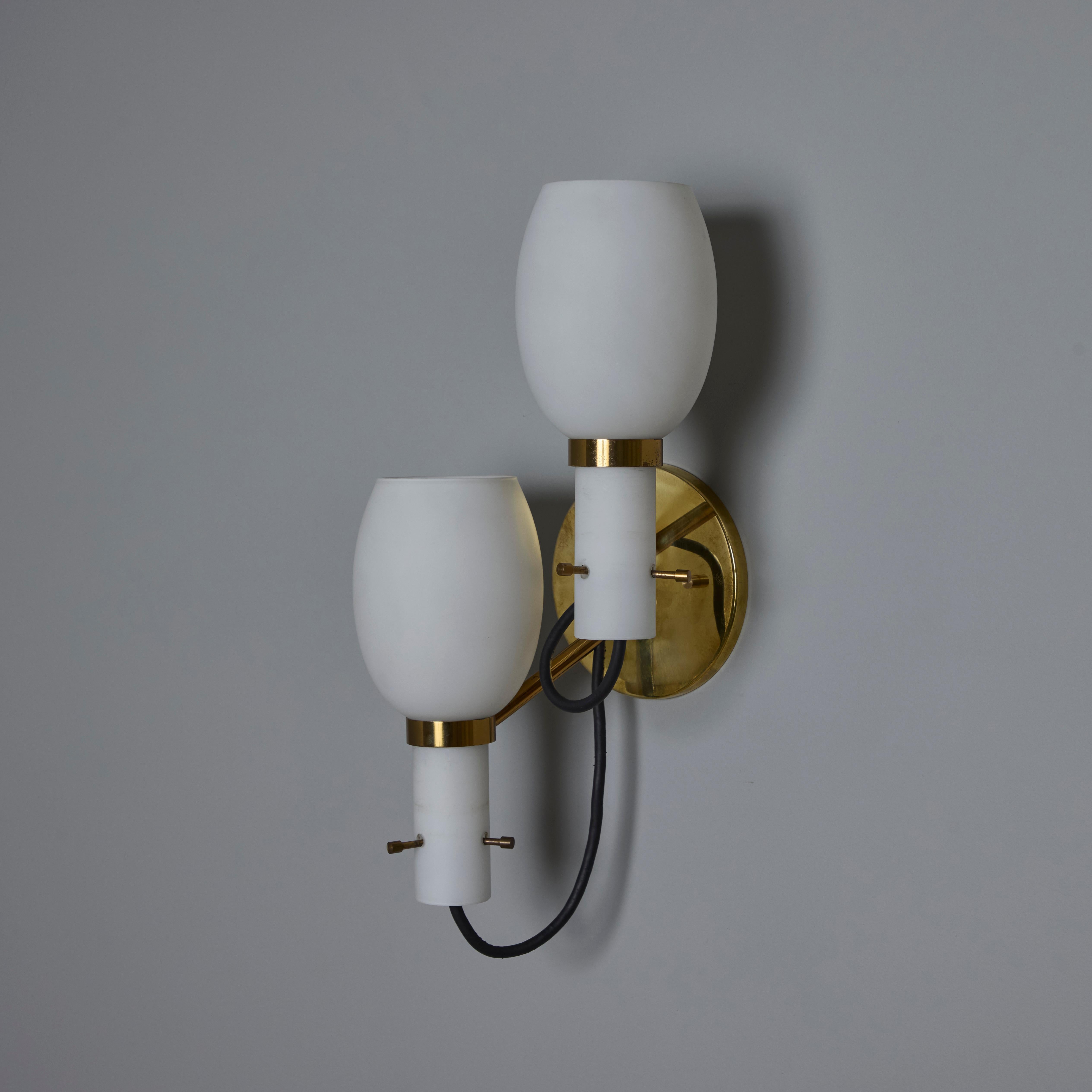 Mid-20th Century 1950s Italian Brass and Opaline Glass Double Sconce in the Manner of Stilnovo For Sale