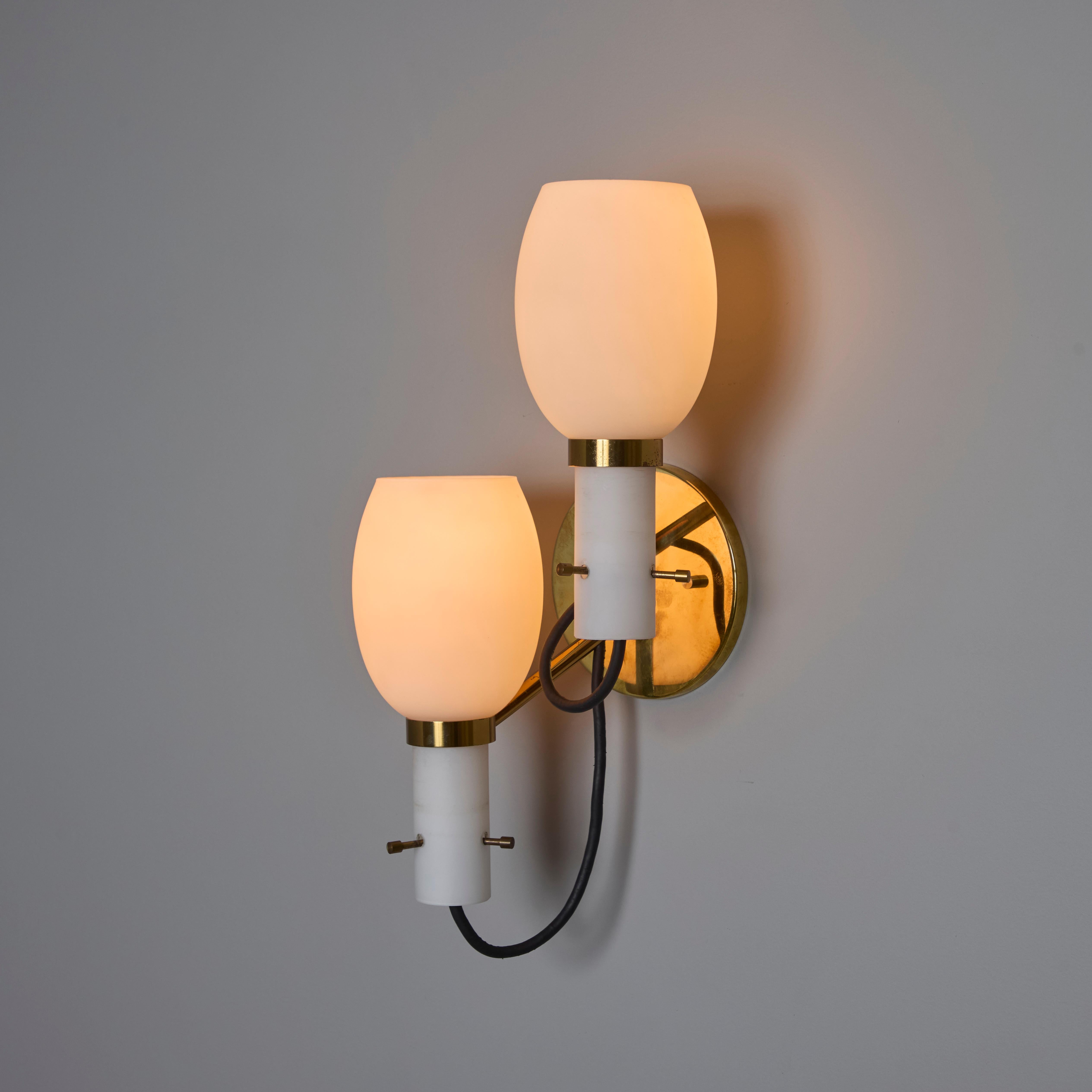 1950s Italian Brass and Opaline Glass Double Sconce in the Manner of Stilnovo For Sale 1