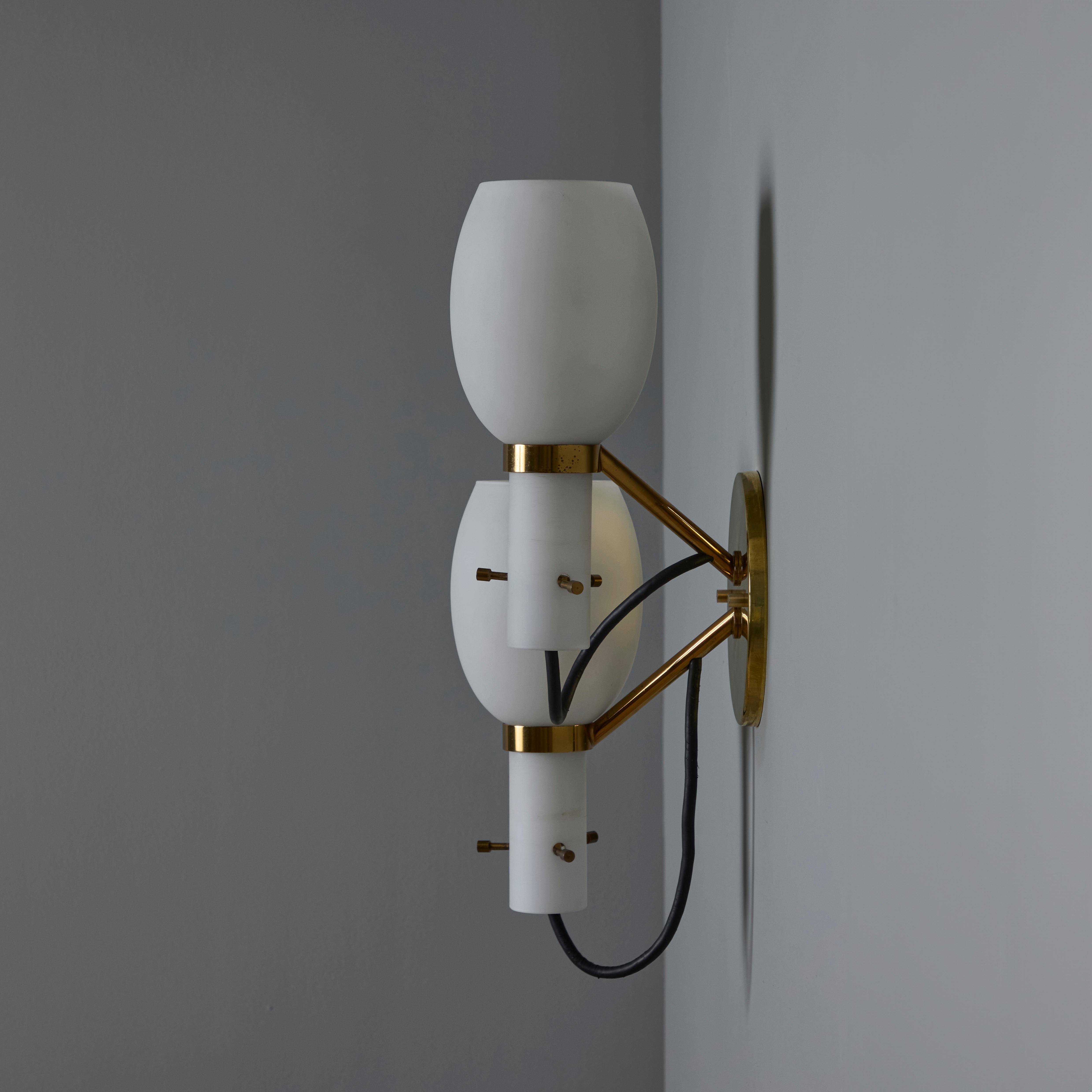 1950s Italian Brass and Opaline Glass Double Sconce in the Manner of Stilnovo For Sale 4