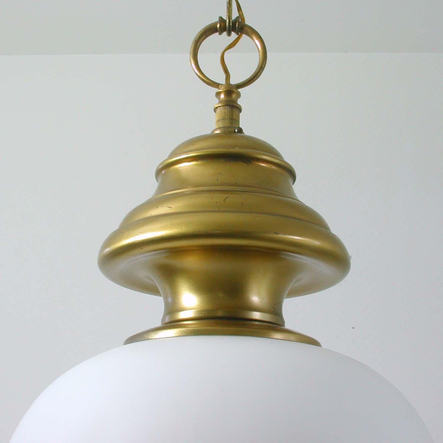 1950s Italian Brass and Satin Opaline Glass Pendant by Azucena In Good Condition In NUEMBRECHT, NRW