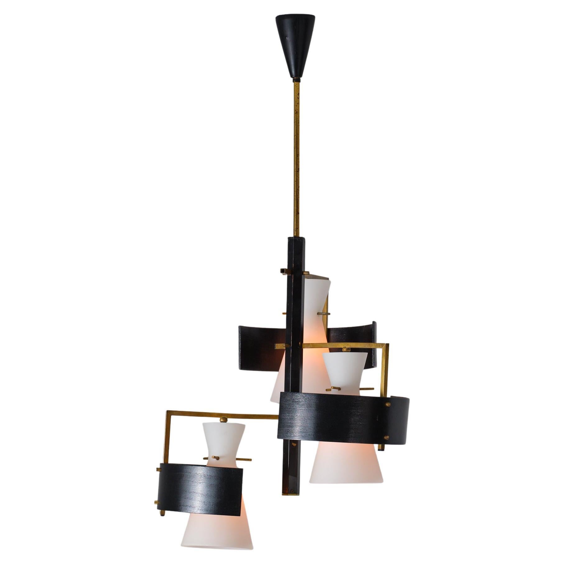 1950s Italian Brass & Black-Lacquered Chandelier with Opaline Glass Shades in vendita