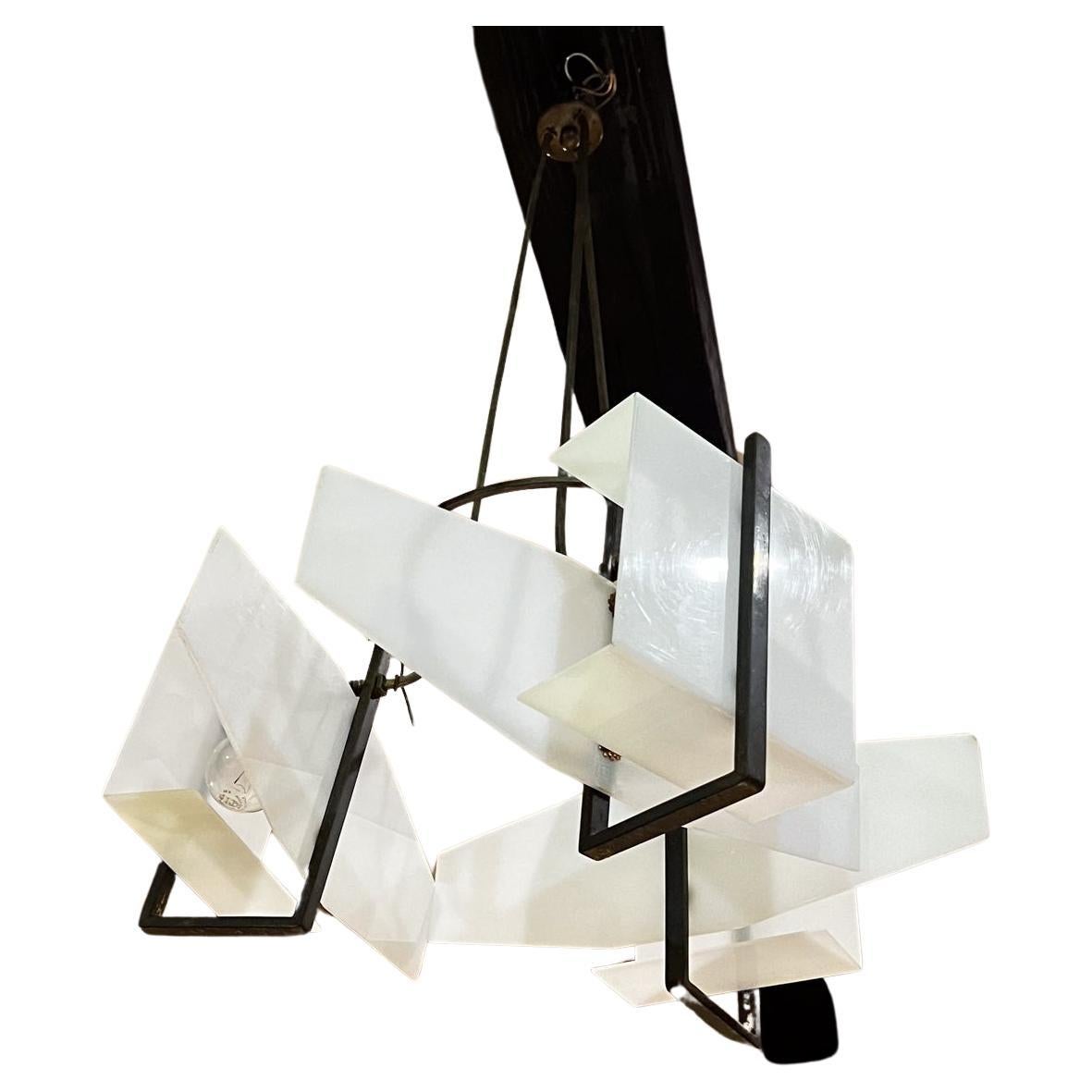 1950s Italian Brass Chandelier Geometric White Plexiglass Style Oluce en vente