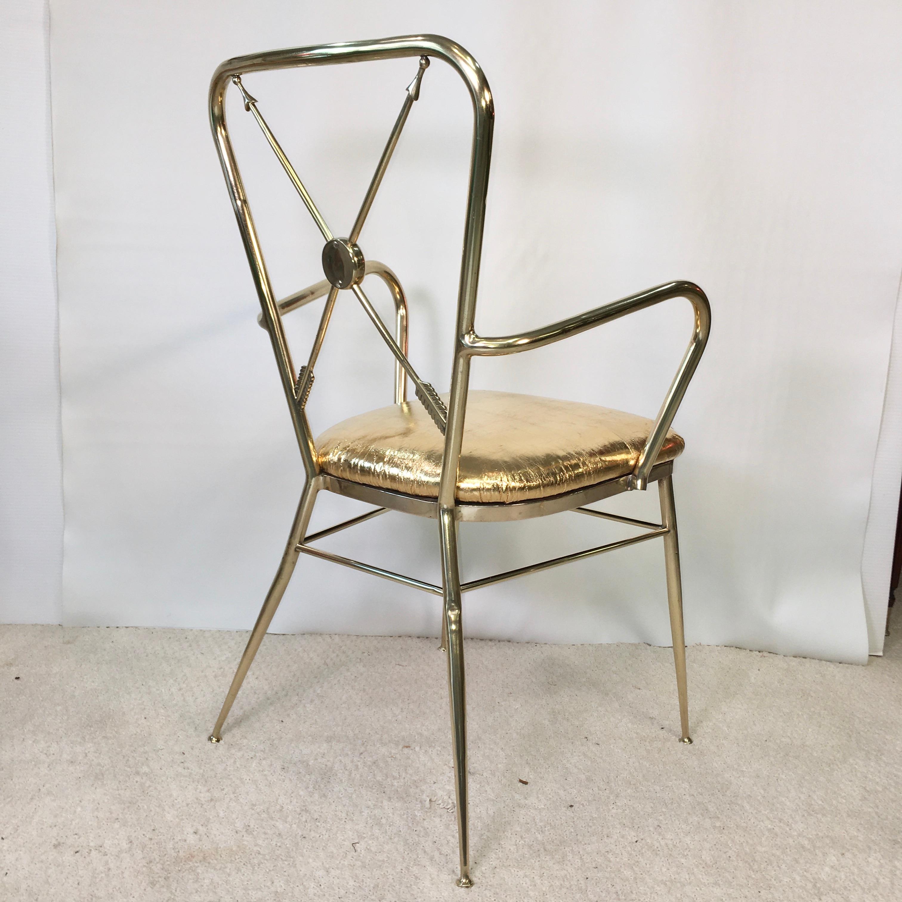 fauteuil Chiavari en laiton italien des années 1950 avec motif de flèches croisées en vente 6