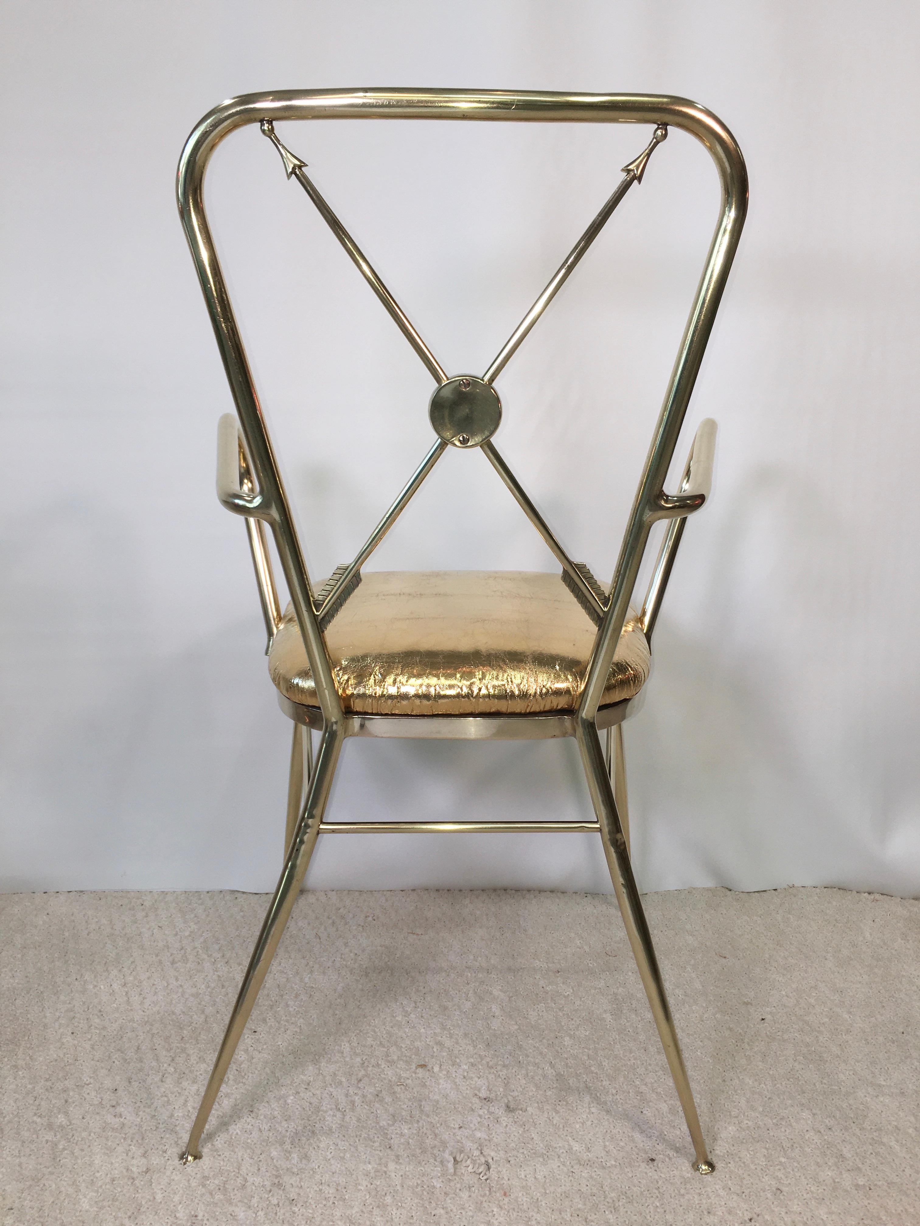 fauteuil Chiavari en laiton italien des années 1950 avec motif de flèches croisées en vente 2