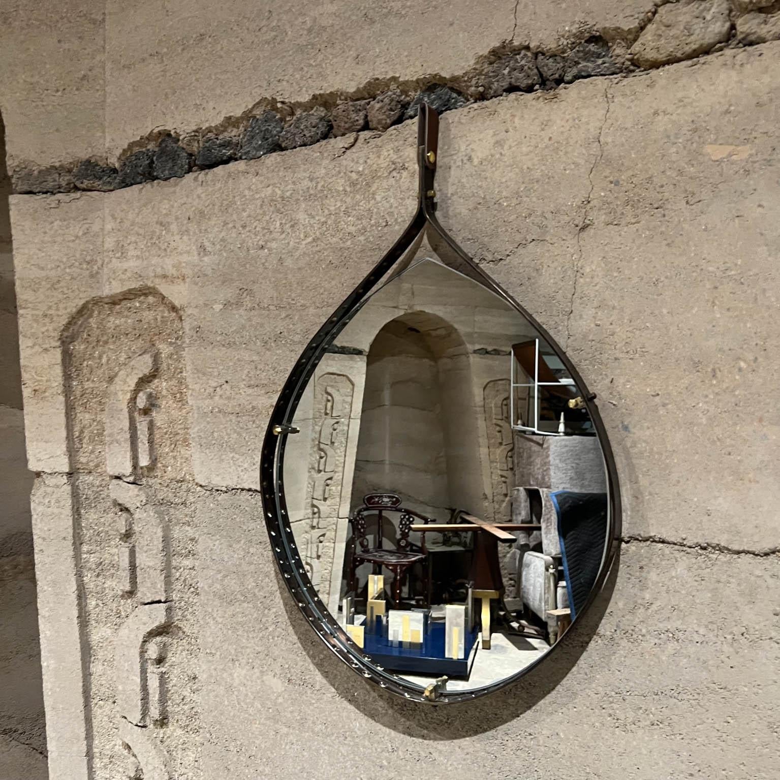 1950er Jahre Italienisch Messing Spiegel und Glas Wandkonsole Vintage Elegance Italien im Zustand „Gut“ im Angebot in Chula Vista, CA
