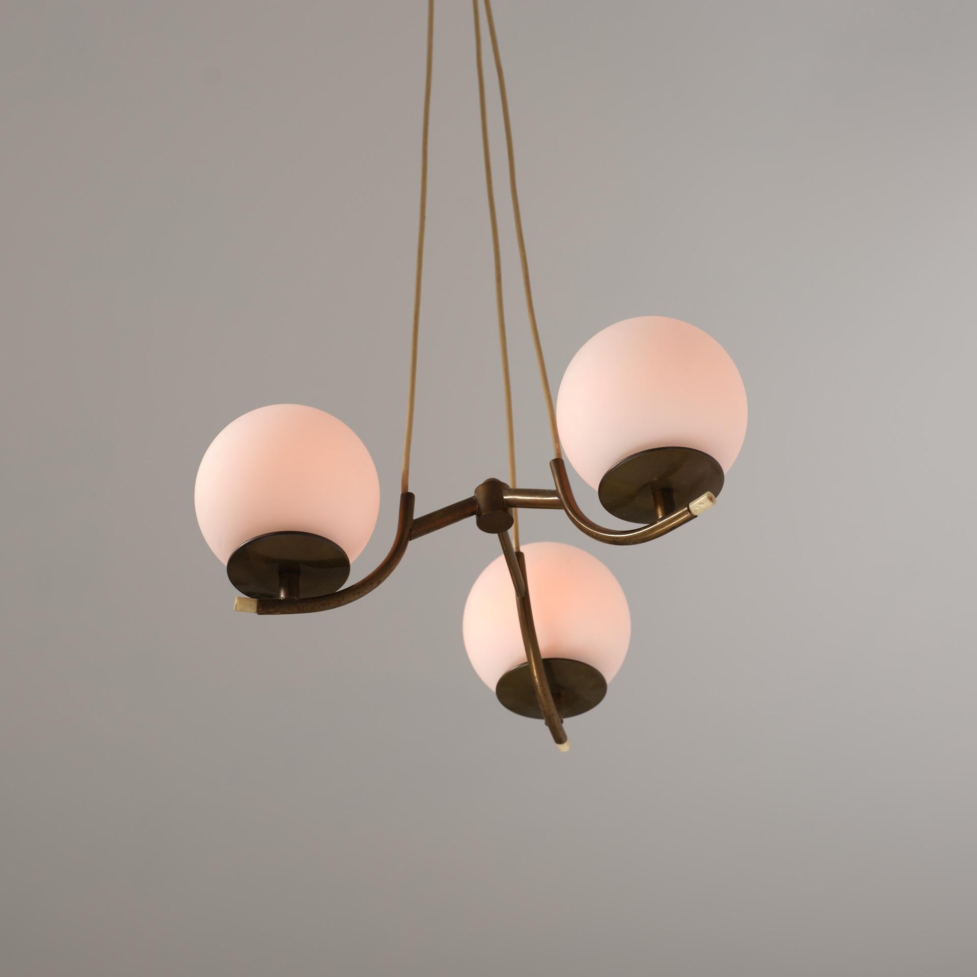 1950s Italian Brass Pendant Lamp with Opaline Glass Spheres For Sale 7