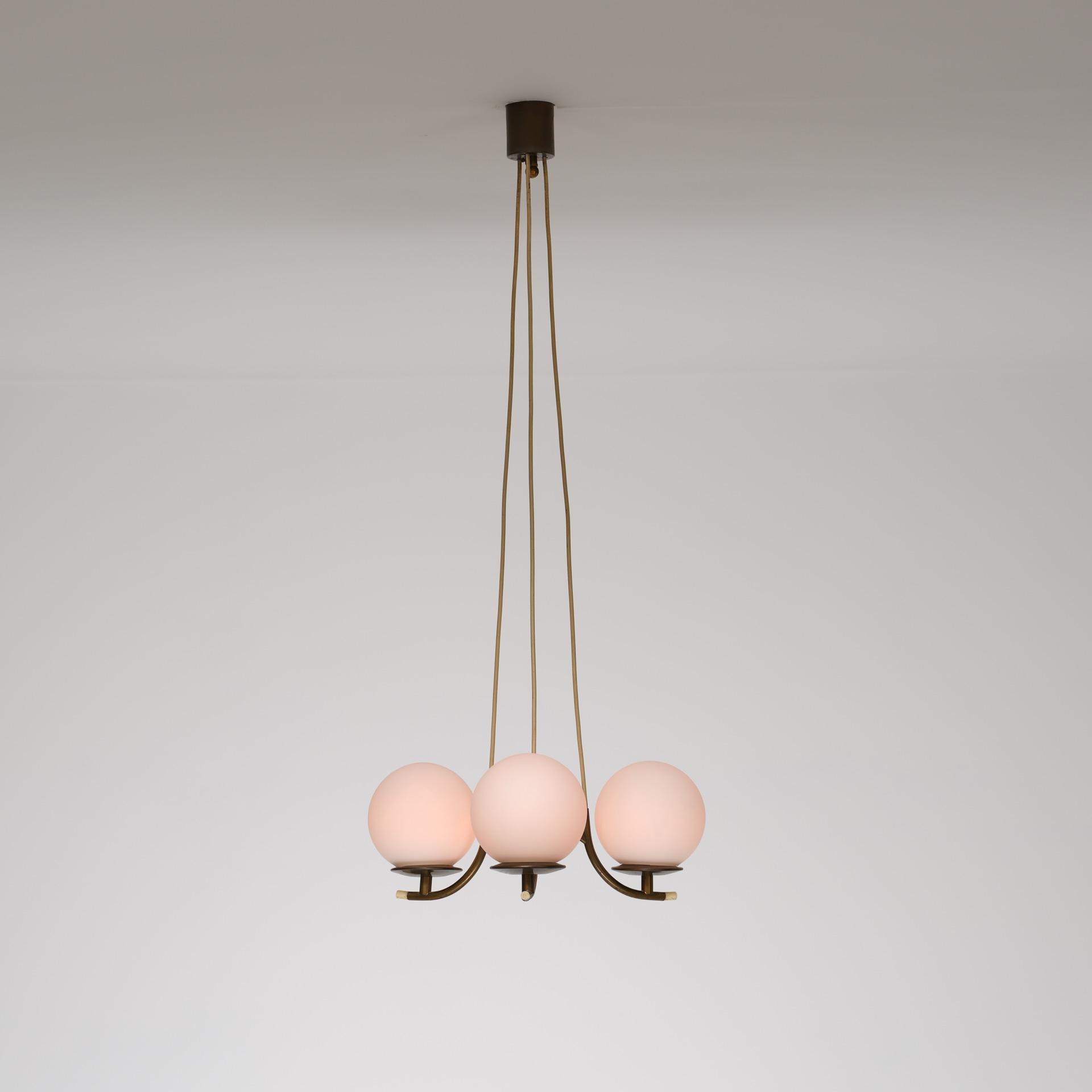 1950s Italian Brass Pendant Lamp with Opaline Glass Spheres For Sale 1