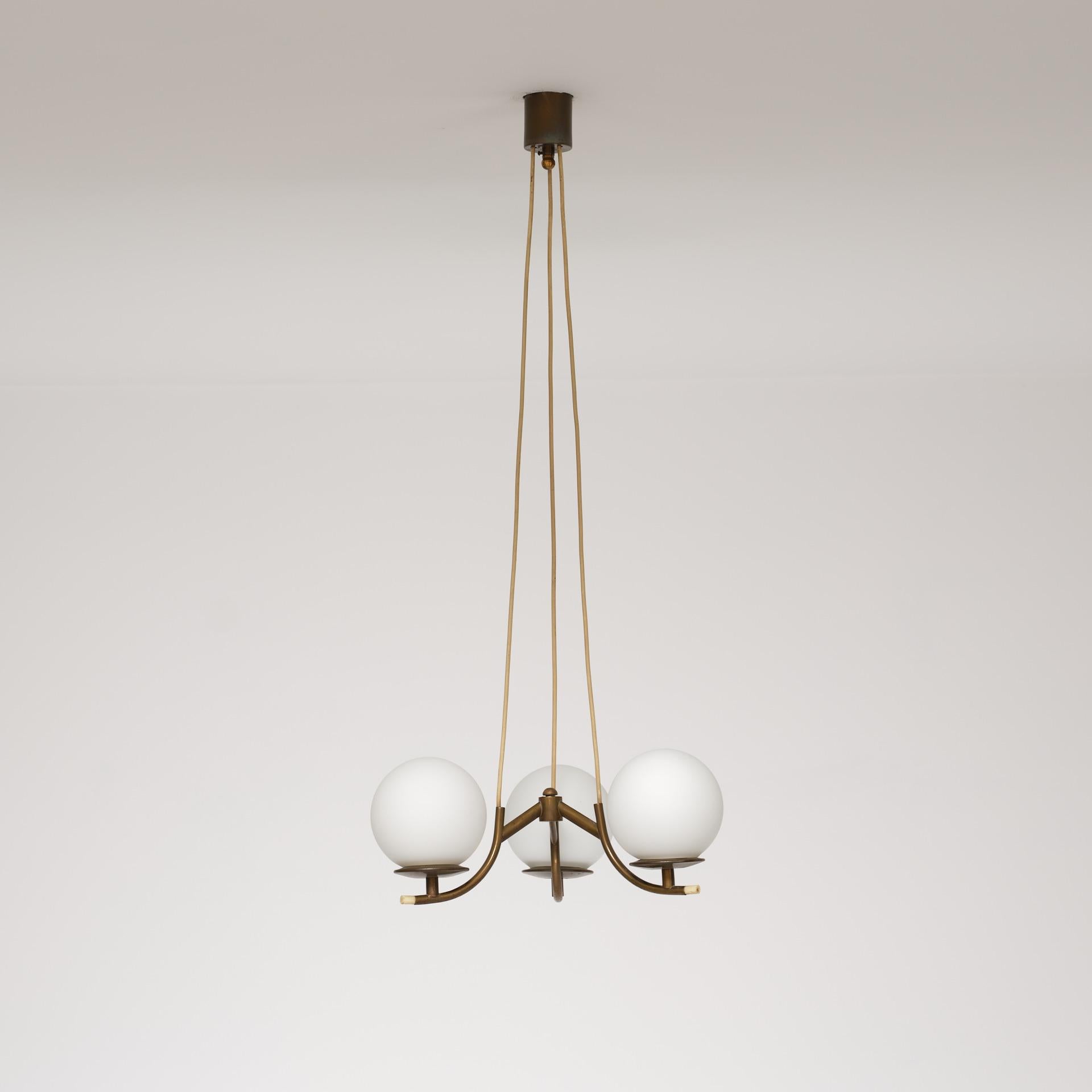 1950s Italian Brass Pendant Lamp with Opaline Glass Spheres For Sale 4
