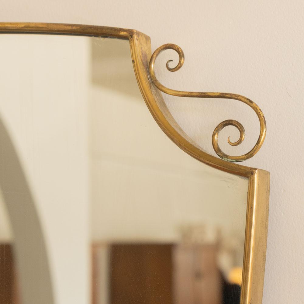 Miroir en laiton italien des années 1950 en vente 4