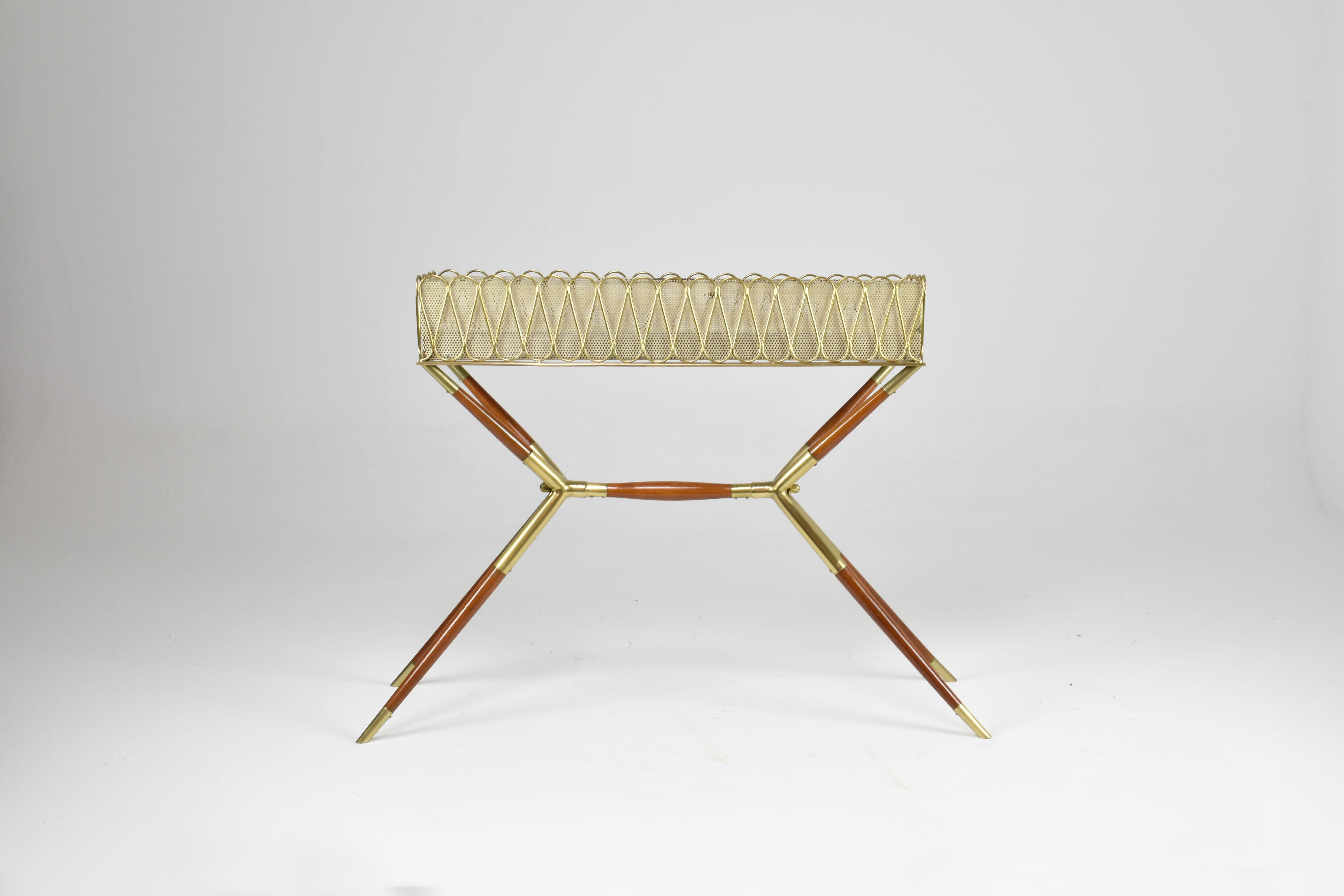 1950er Jahre Italienische Jardinière aus Messing und Teakholz, Cesare Lacca zugeschrieben im Angebot 5