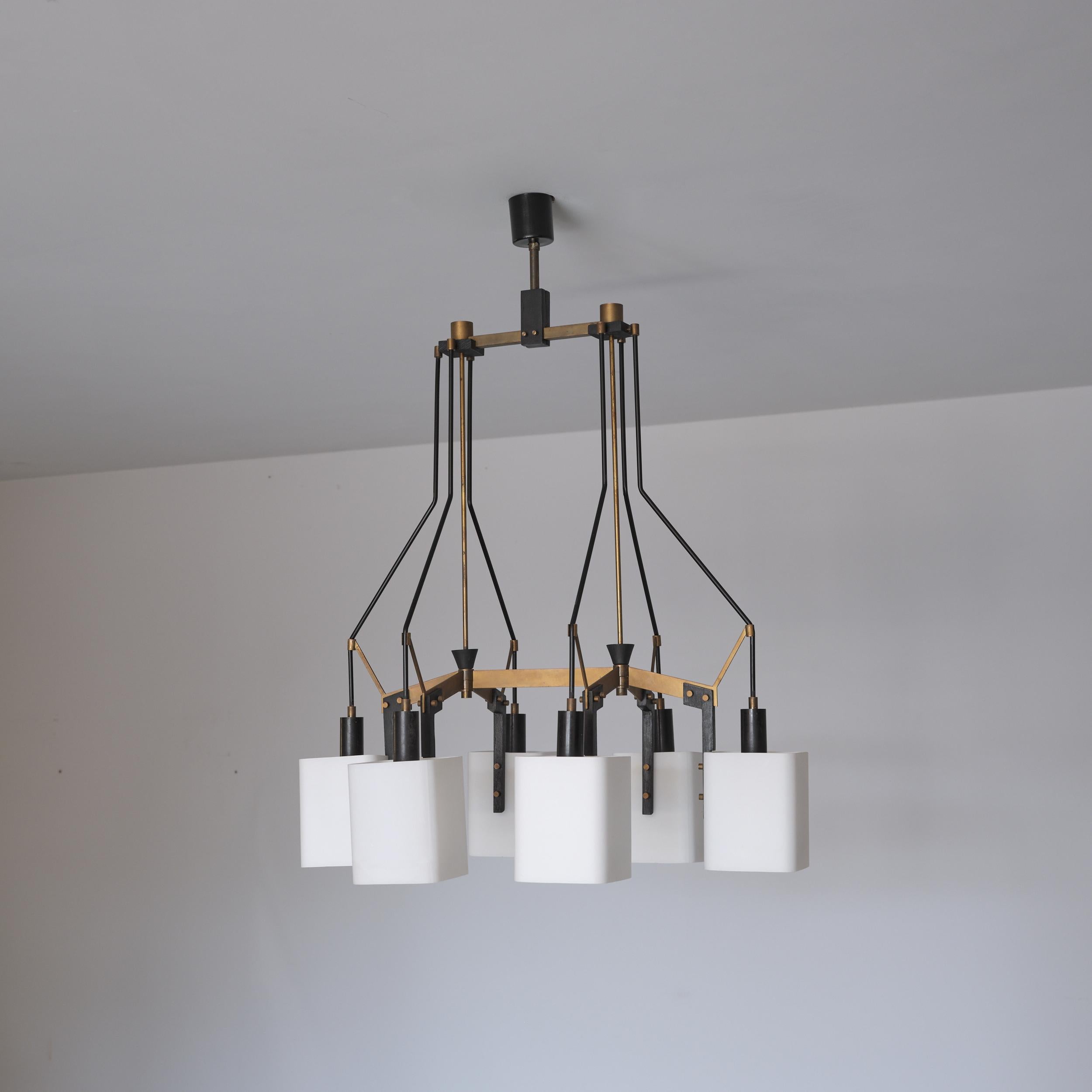 Lampadario italiano degli anni '50 attribuito a Stilnovo in acciaio smaltato nero e ottone in vendita 9
