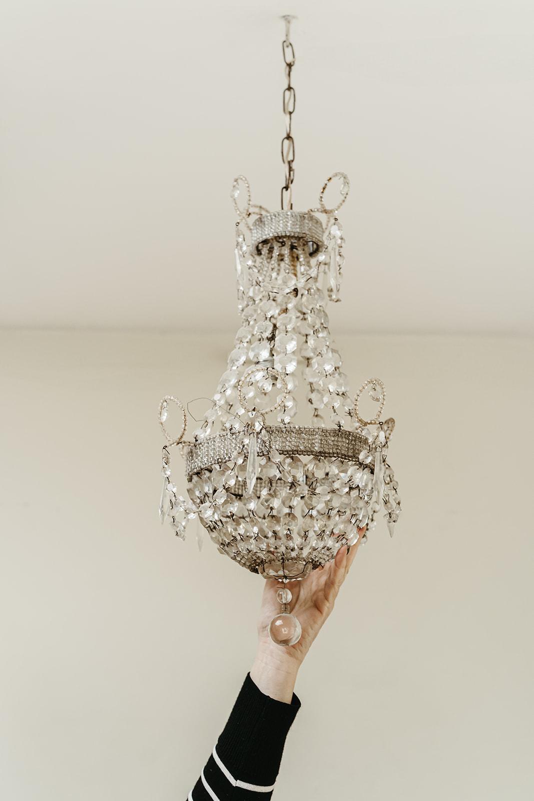 un piccolo e affascinante lampadario italiano ... 