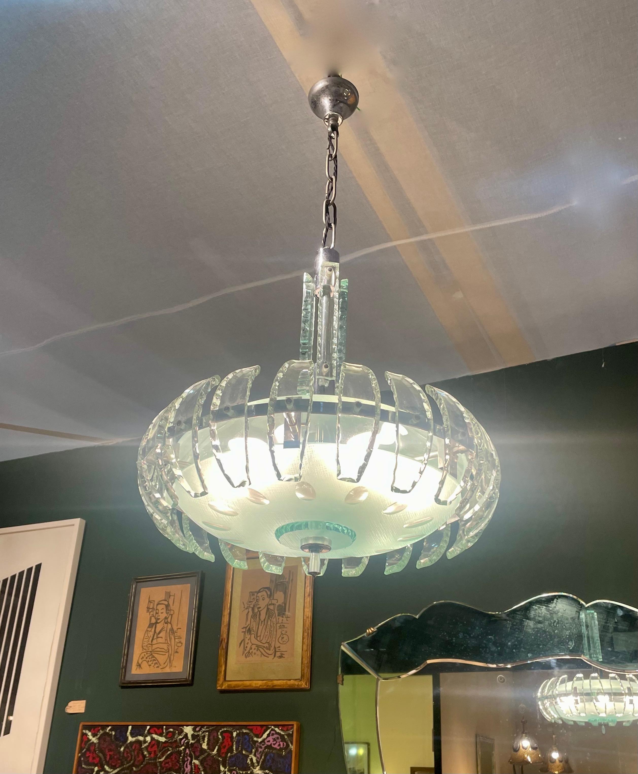 The 1950s Italian Chandelier in the style of Fontana Arte and Pietro Chiesa im Angebot 2