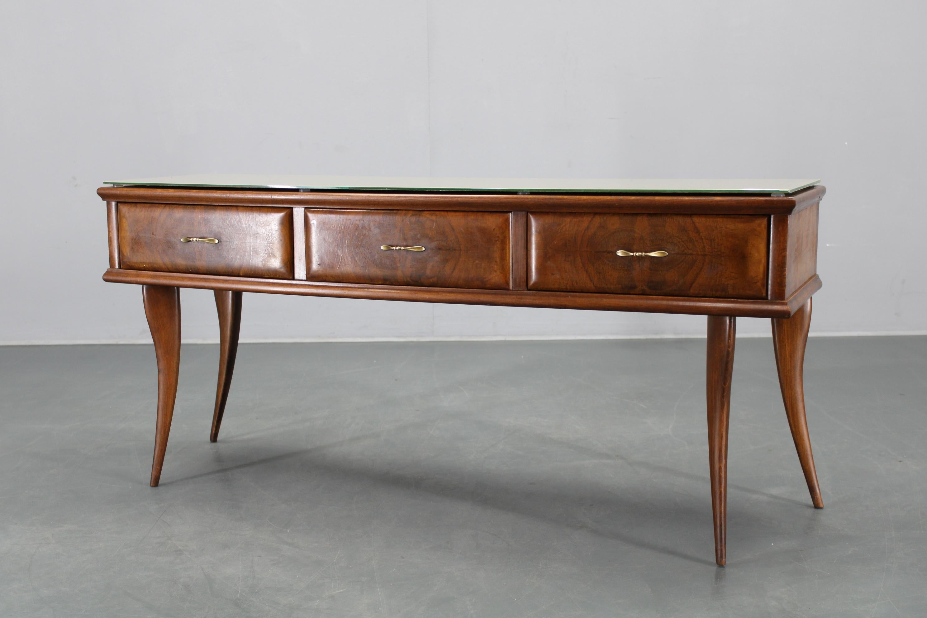 Consola italiana de los años 50 en acabado nogal con tapa de cristal Vidrio en venta