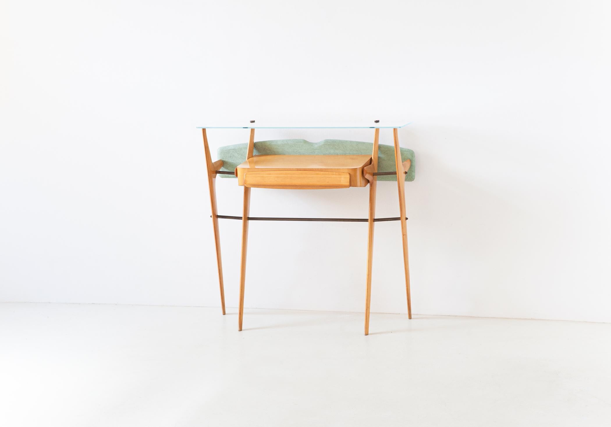 Italienischer Konsolentisch aus den 1950er Jahren: Ein skulpturales Meisterwerk des Mid-Century-Designs (Mitte des 20. Jahrhunderts) im Angebot