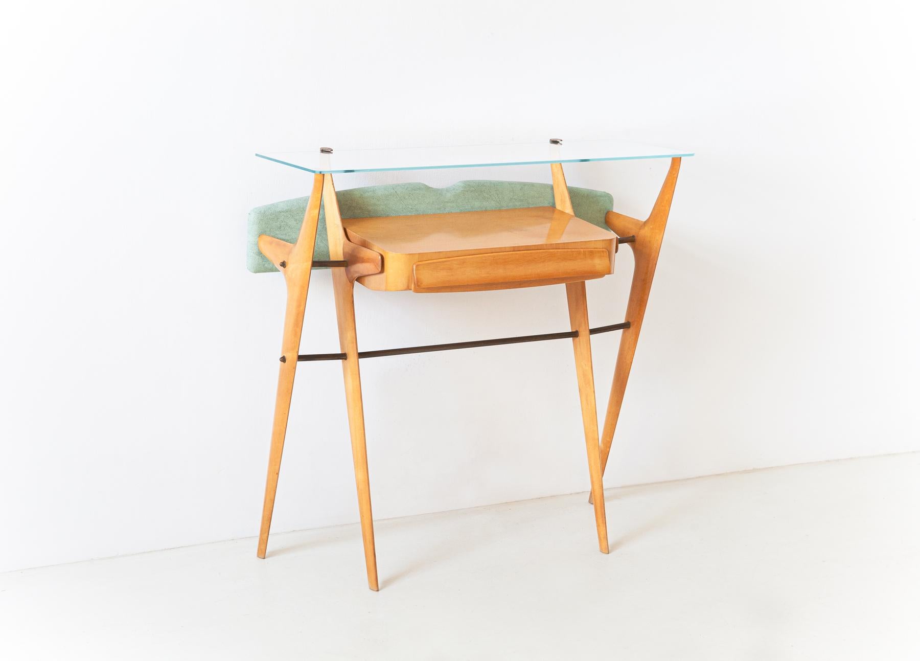 Italienischer Konsolentisch aus den 1950er Jahren: Ein skulpturales Meisterwerk des Mid-Century-Designs im Angebot 1
