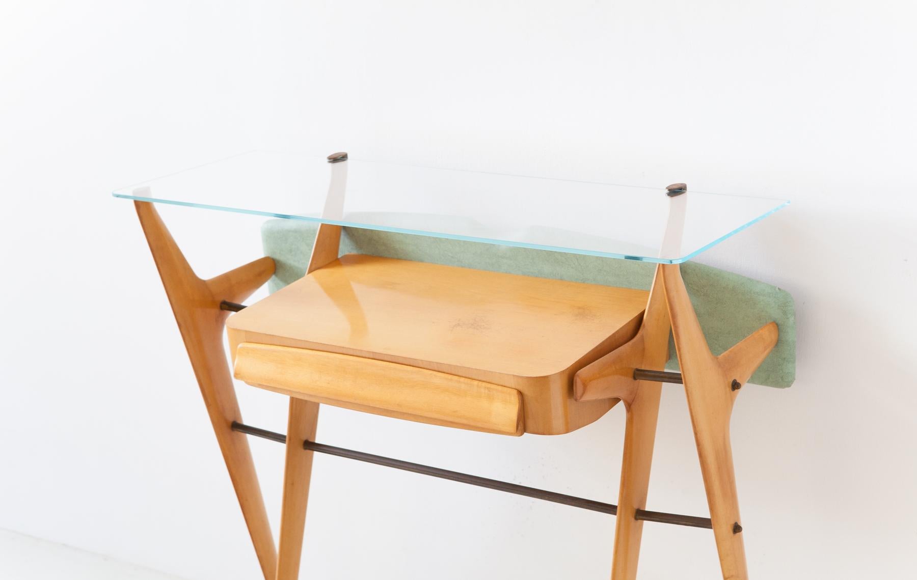 Italienischer Konsolentisch aus den 1950er Jahren: Ein skulpturales Meisterwerk des Mid-Century-Designs im Angebot 3